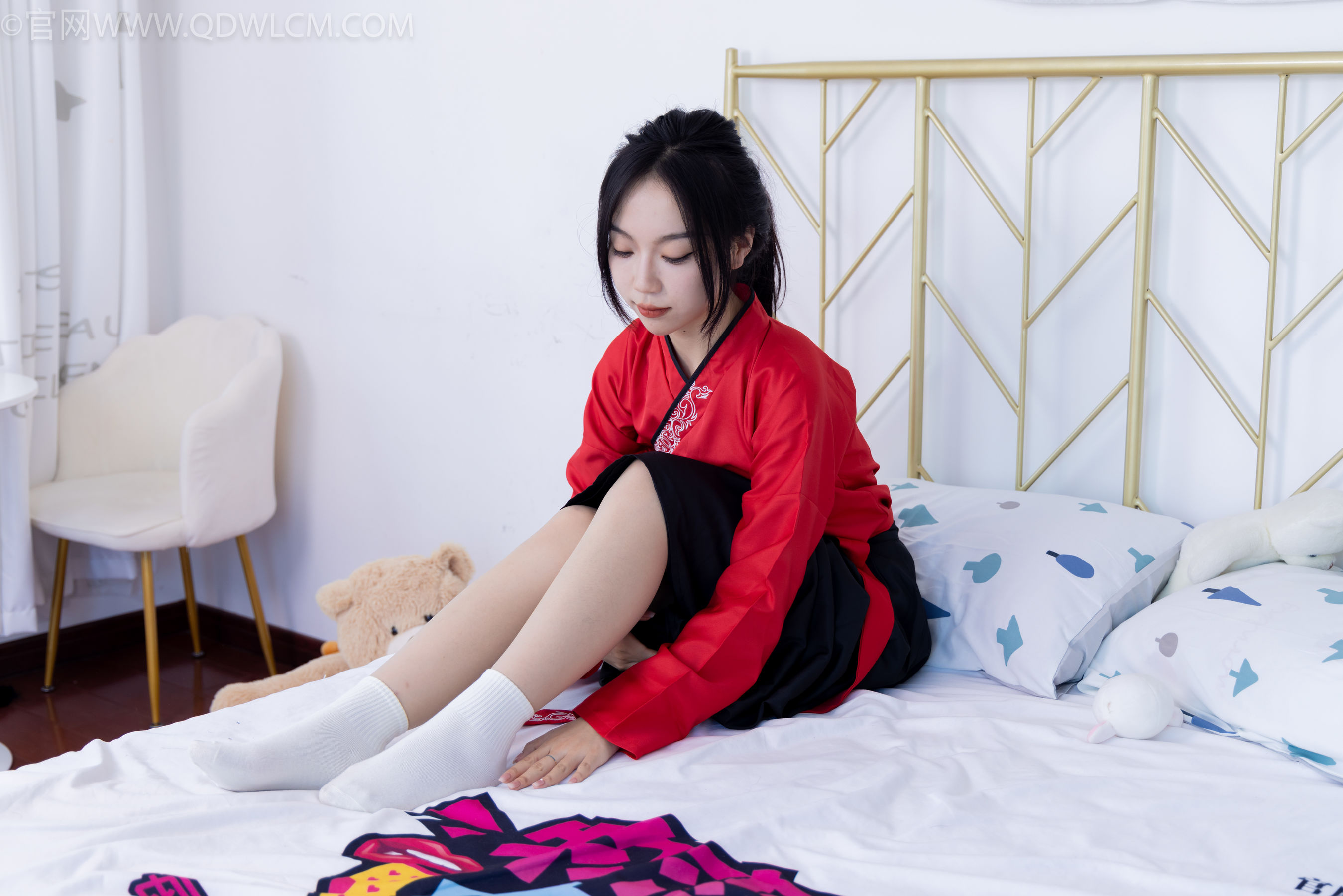 物恋传媒 No.2330 纱纱 - 汉服、皮鞋、白棉袜、薄肉丝/(219P)