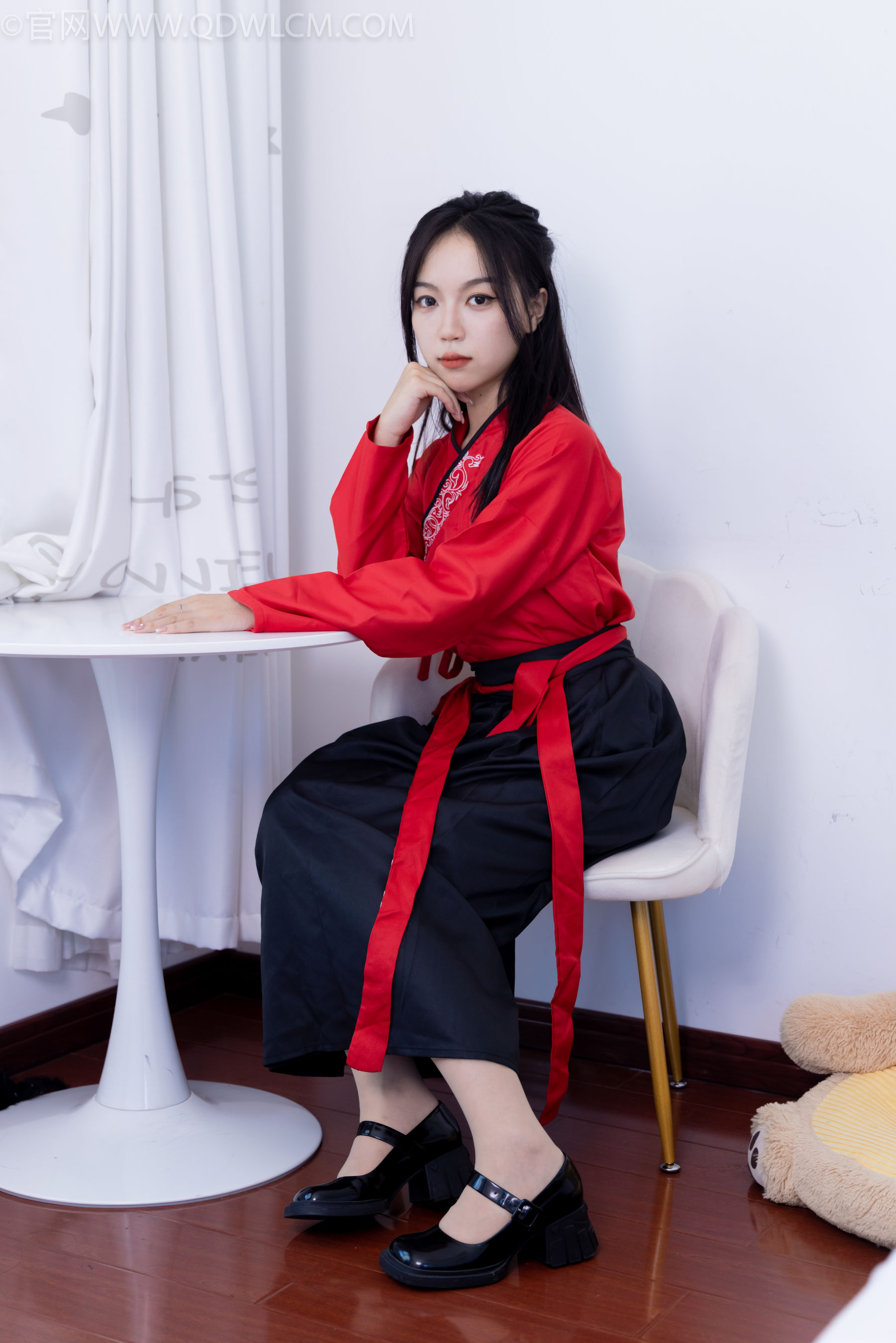 物恋传媒 No.2330 纱纱 - 汉服、皮鞋、白棉袜、薄肉丝/(219P)