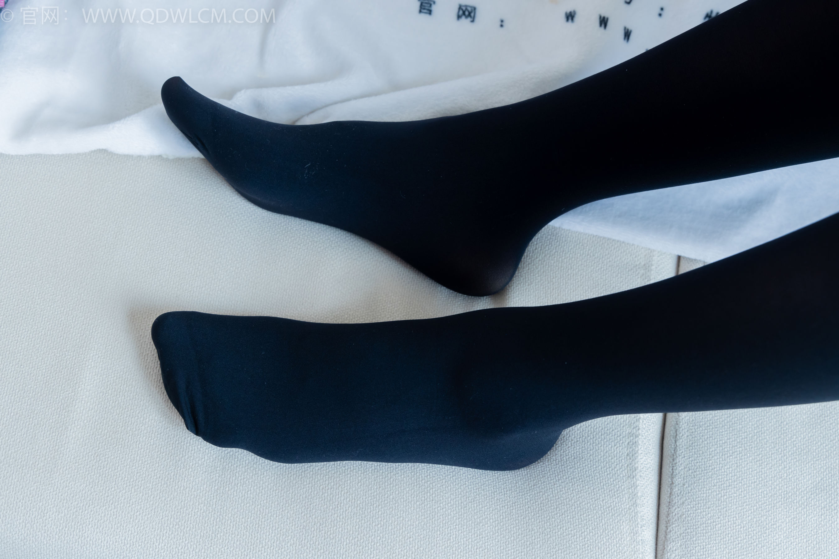 物恋传媒 No.2346 菜菜 - 运动鞋、厚黑丝、裸足/(167P)