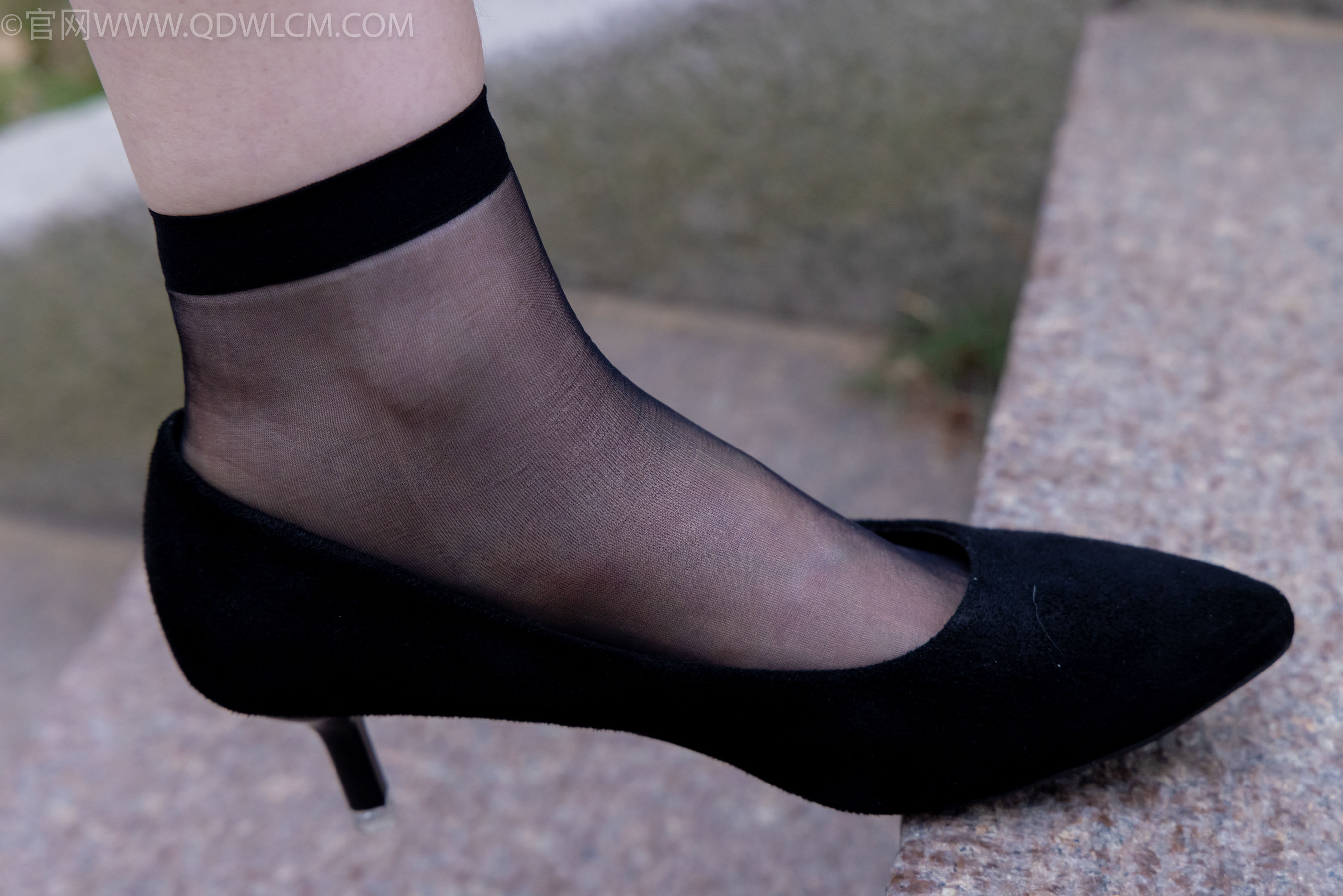 物恋传媒 No.2337 小酒 - 高跟鞋、短黑丝、短白丝/(315P)