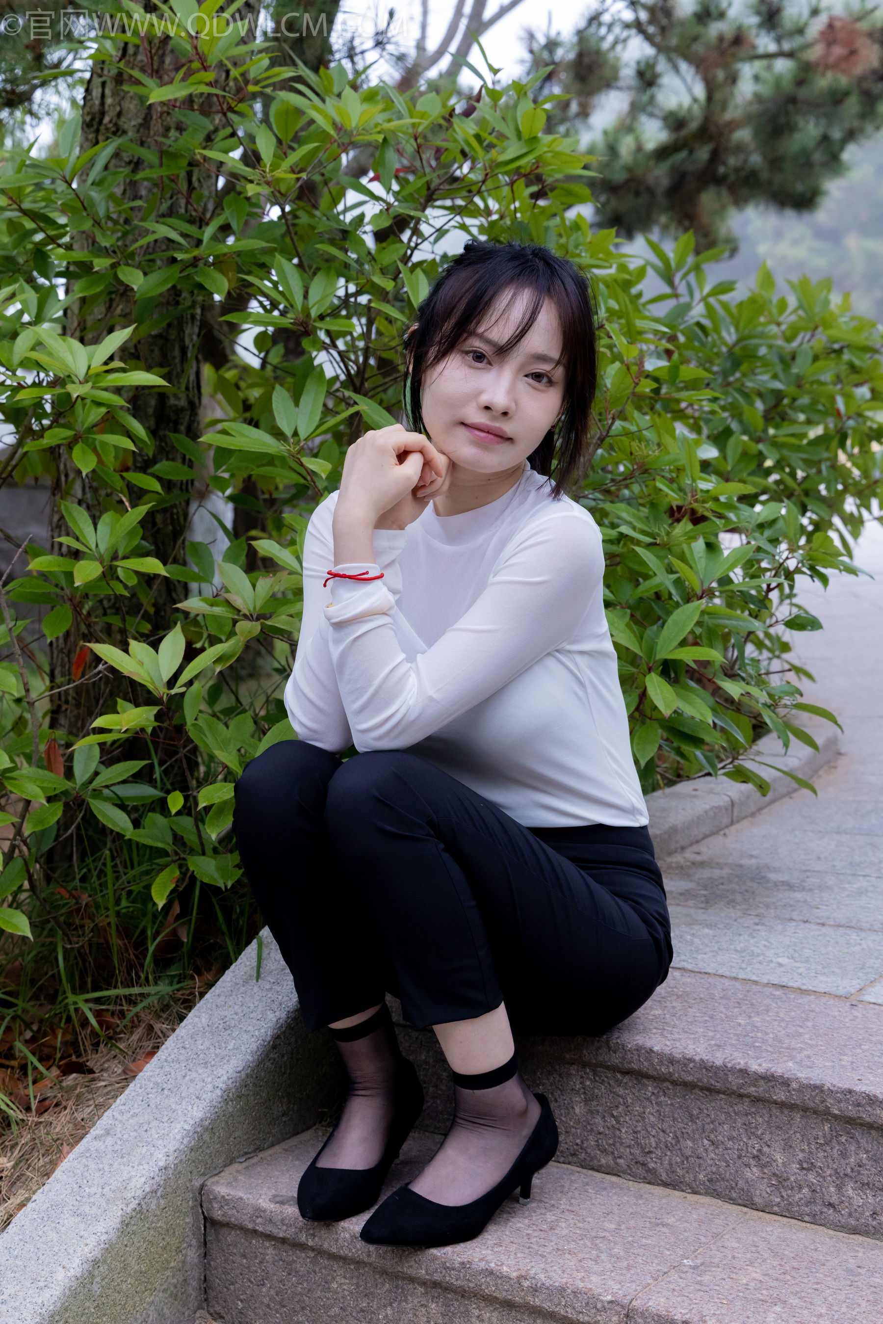 物恋传媒 No.2337 小酒 - 高跟鞋、短黑丝、短白丝/(315P)