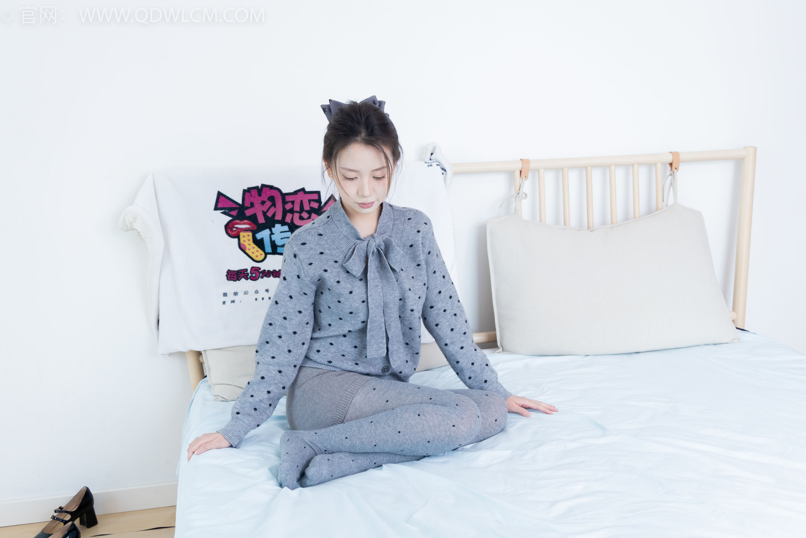 物恋传媒 No.2355 小曦 - 皮鞋、厚灰丝/(160P)