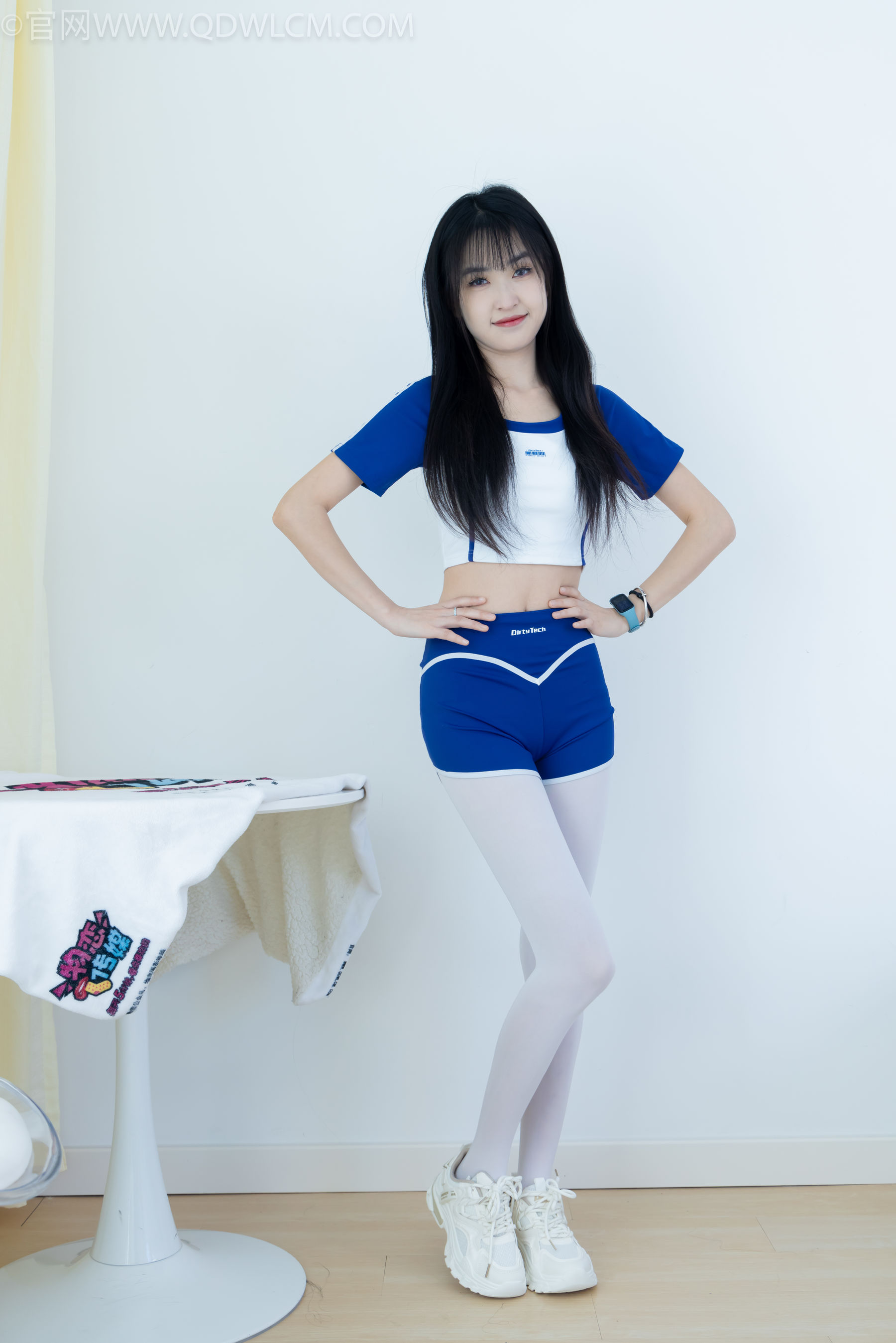 物恋传媒 No.2334 嘉木 - 运动鞋、厚白丝、裸足、裸足/(242P)