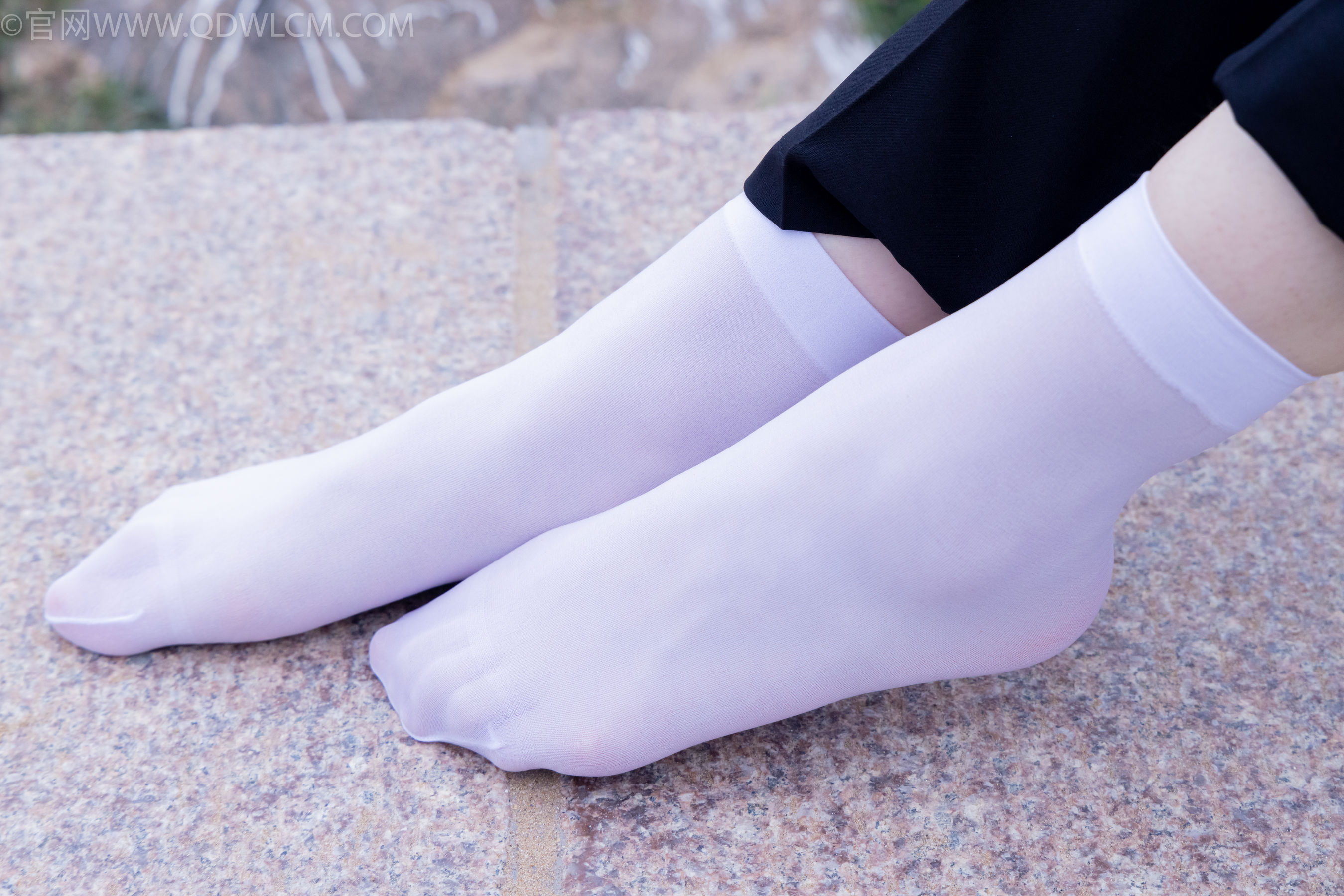 物恋传媒 No.2337 小酒 - 高跟鞋、短黑丝、短白丝/(315P)