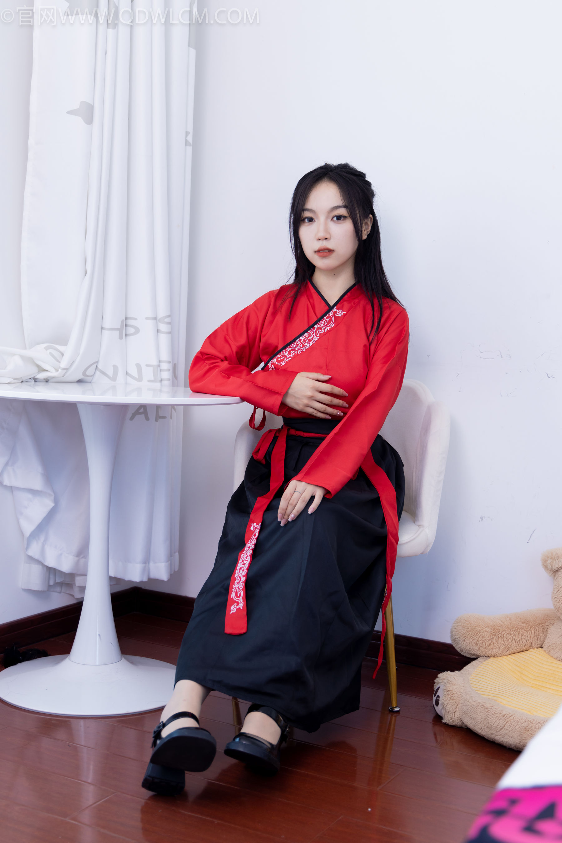 物恋传媒 No.2330 纱纱 - 汉服、皮鞋、白棉袜、薄肉丝/(219P)