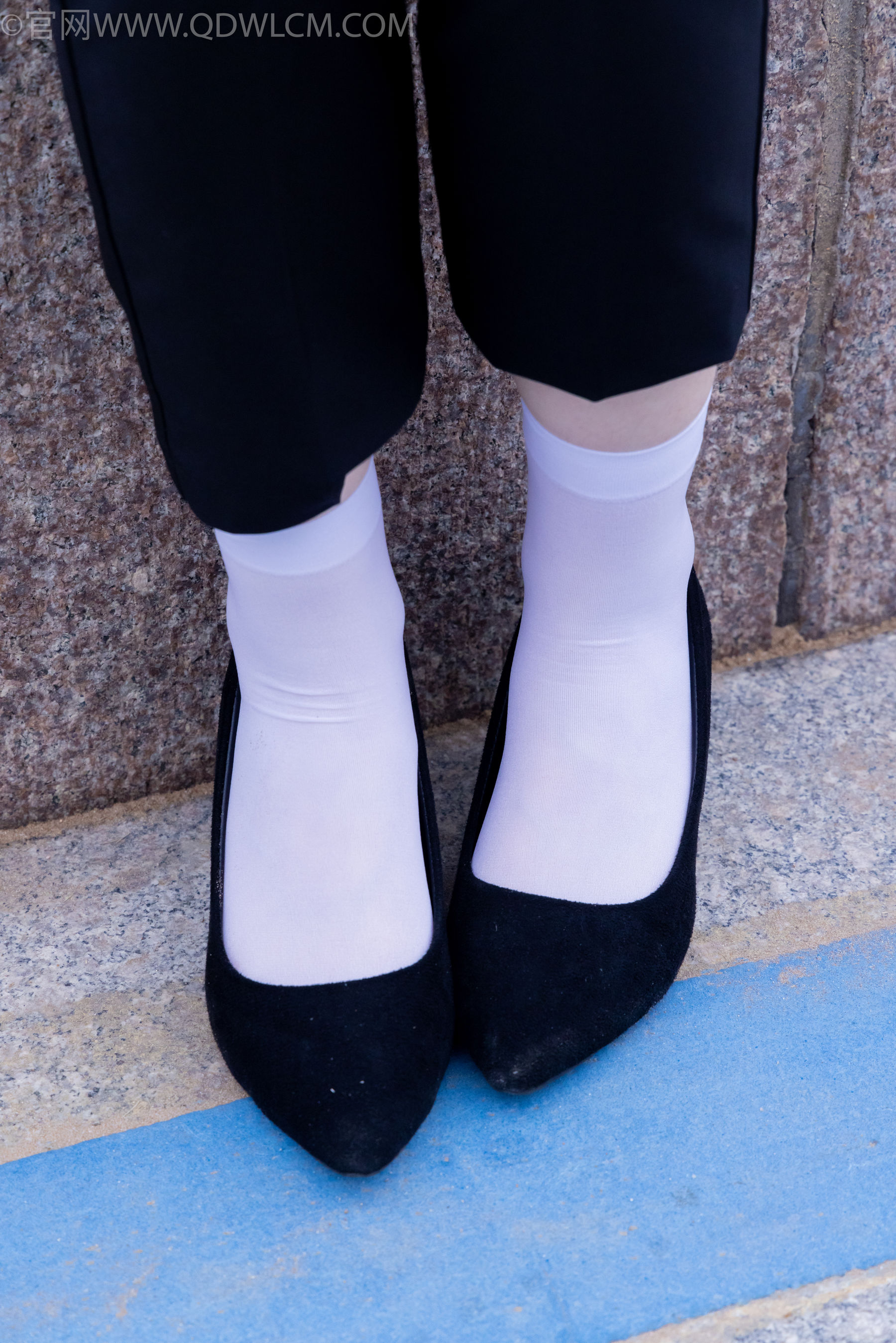 物恋传媒 No.2337 小酒 - 高跟鞋、短黑丝、短白丝/(315P)