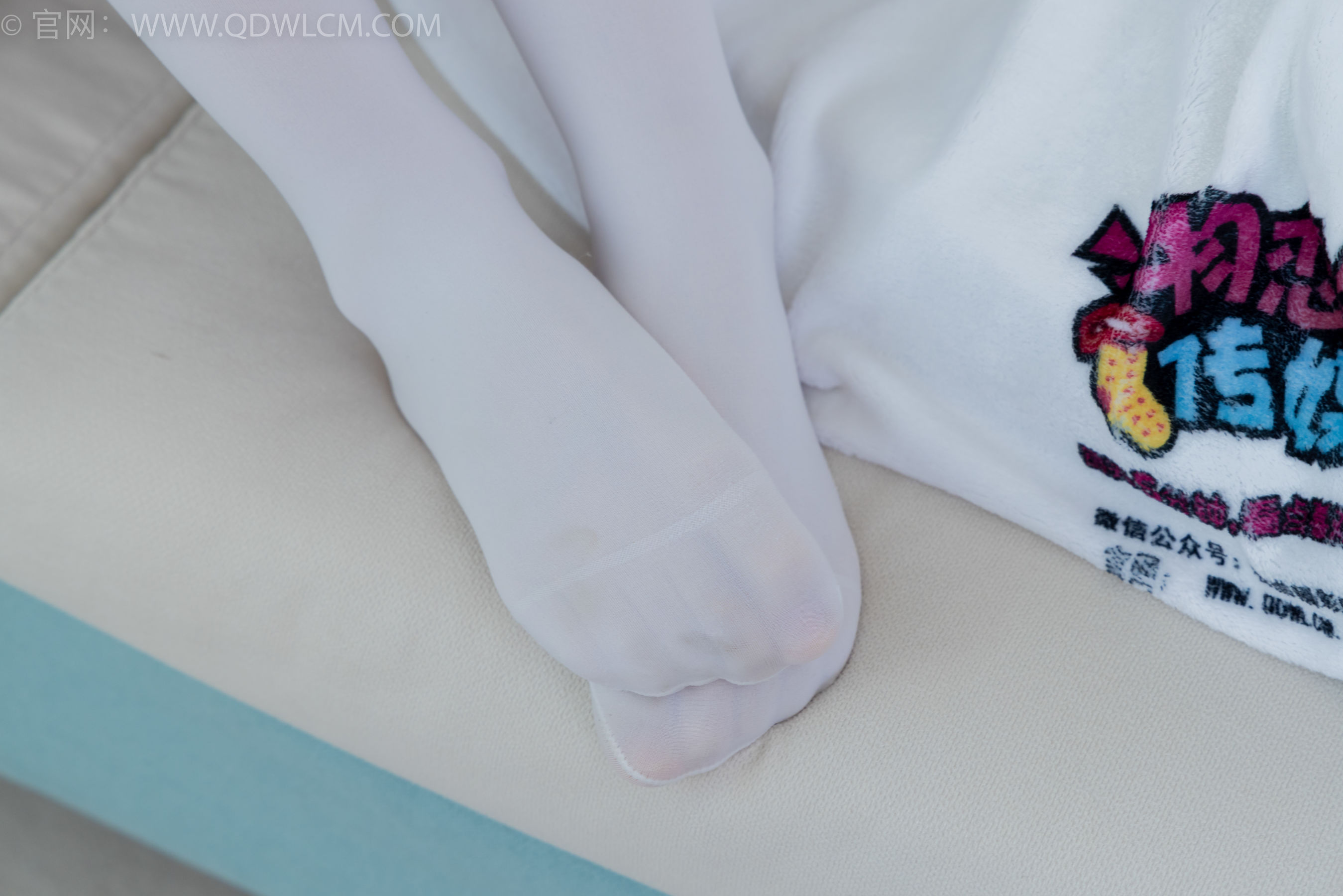 物恋传媒 No.2347 米米 - 板鞋、自然穿脏厚白丝、护士服/(170P)