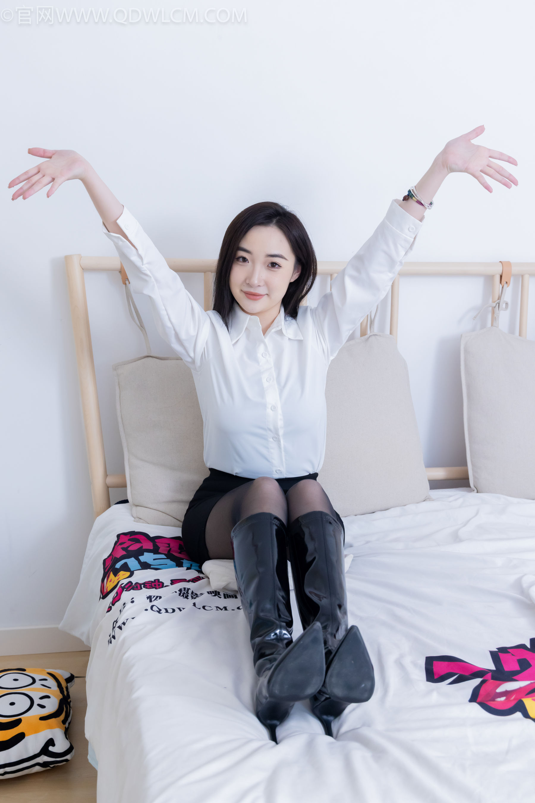 物恋传媒 No.2333 恬恬 - 长靴、薄黑丝、长靴/(236P)