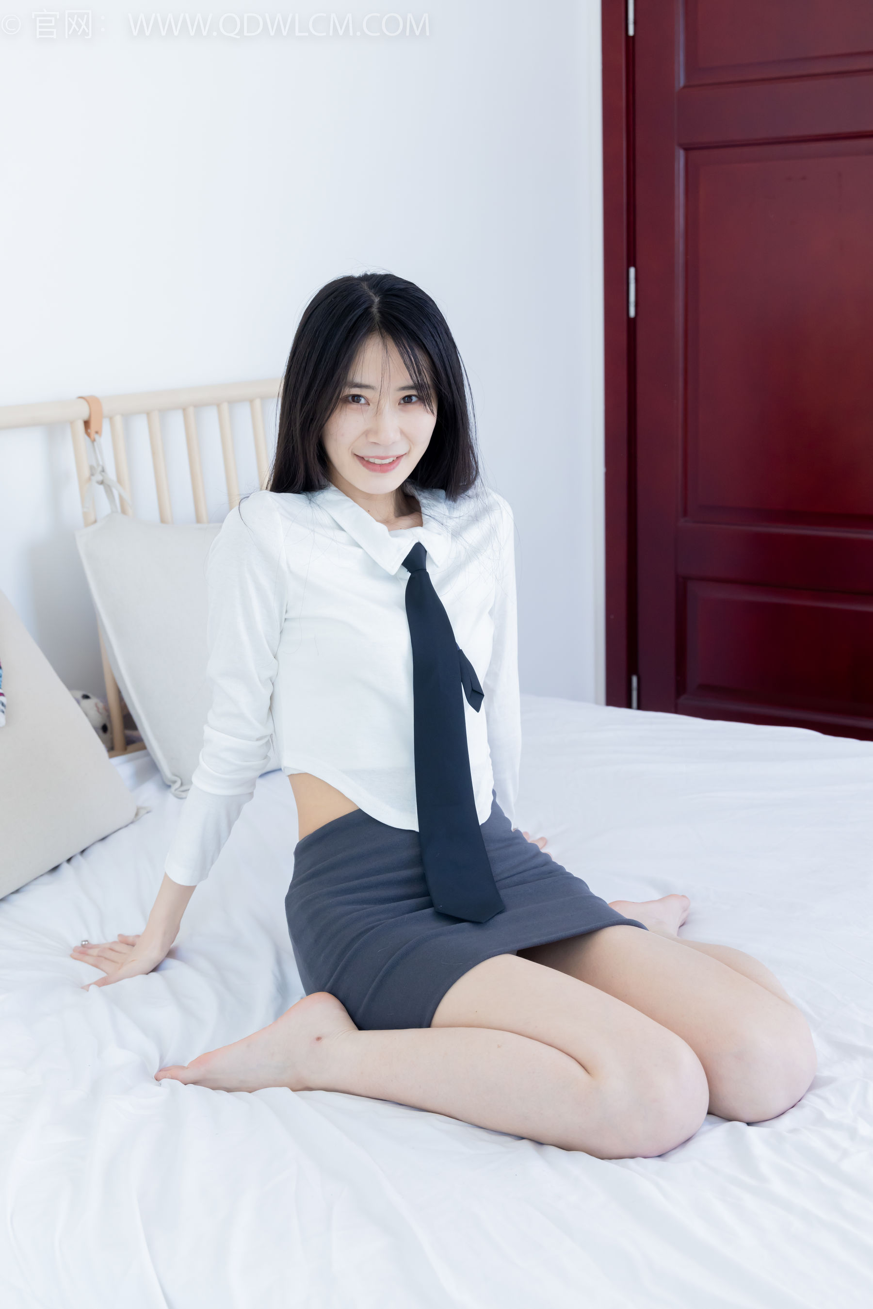 物恋传媒 No.2346 菜菜 - 运动鞋、厚黑丝、裸足/(167P)