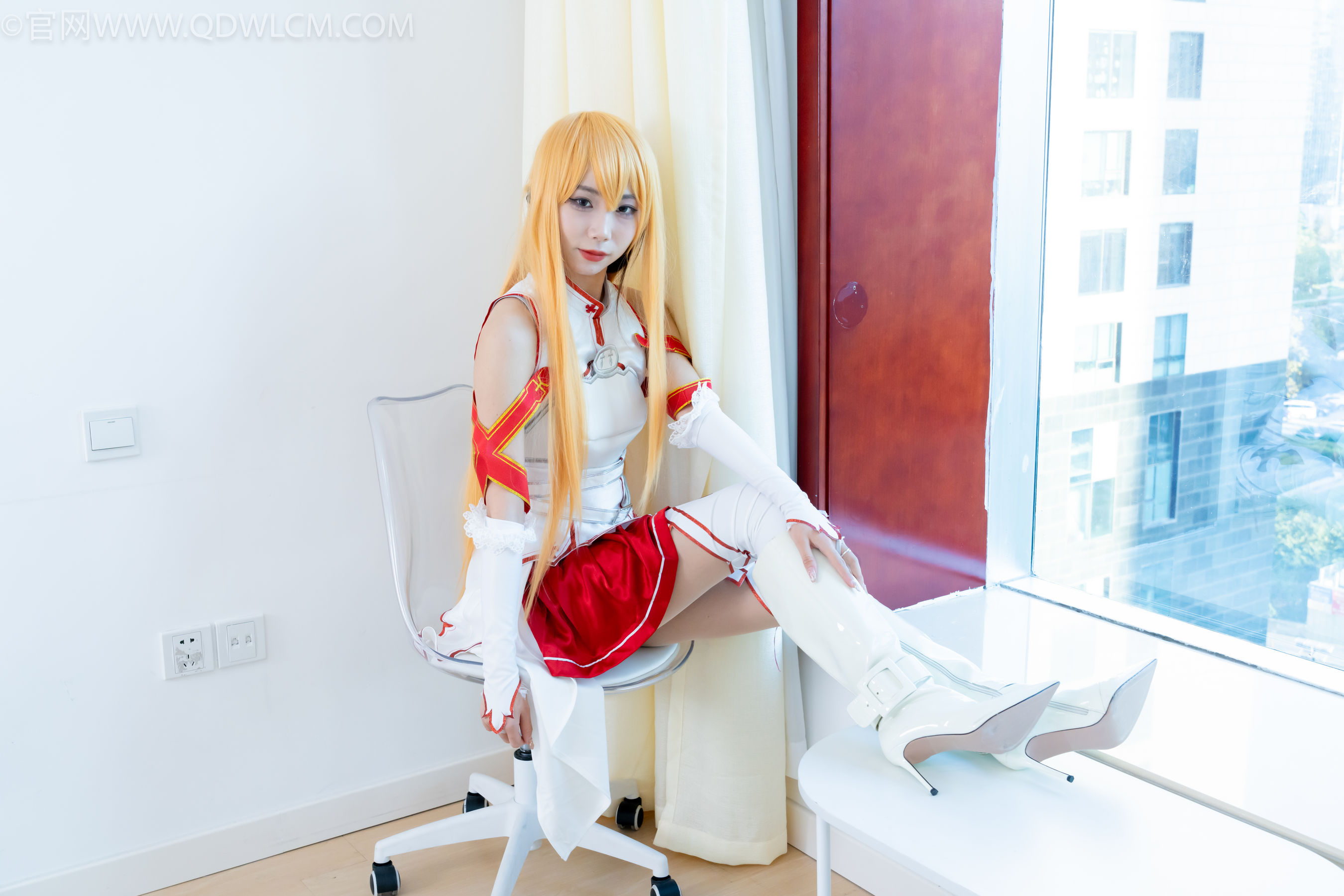 物恋传媒 No.2340 泡泡 - cos亚丝娜、长靴、袜套、薄肉丝/(156P)