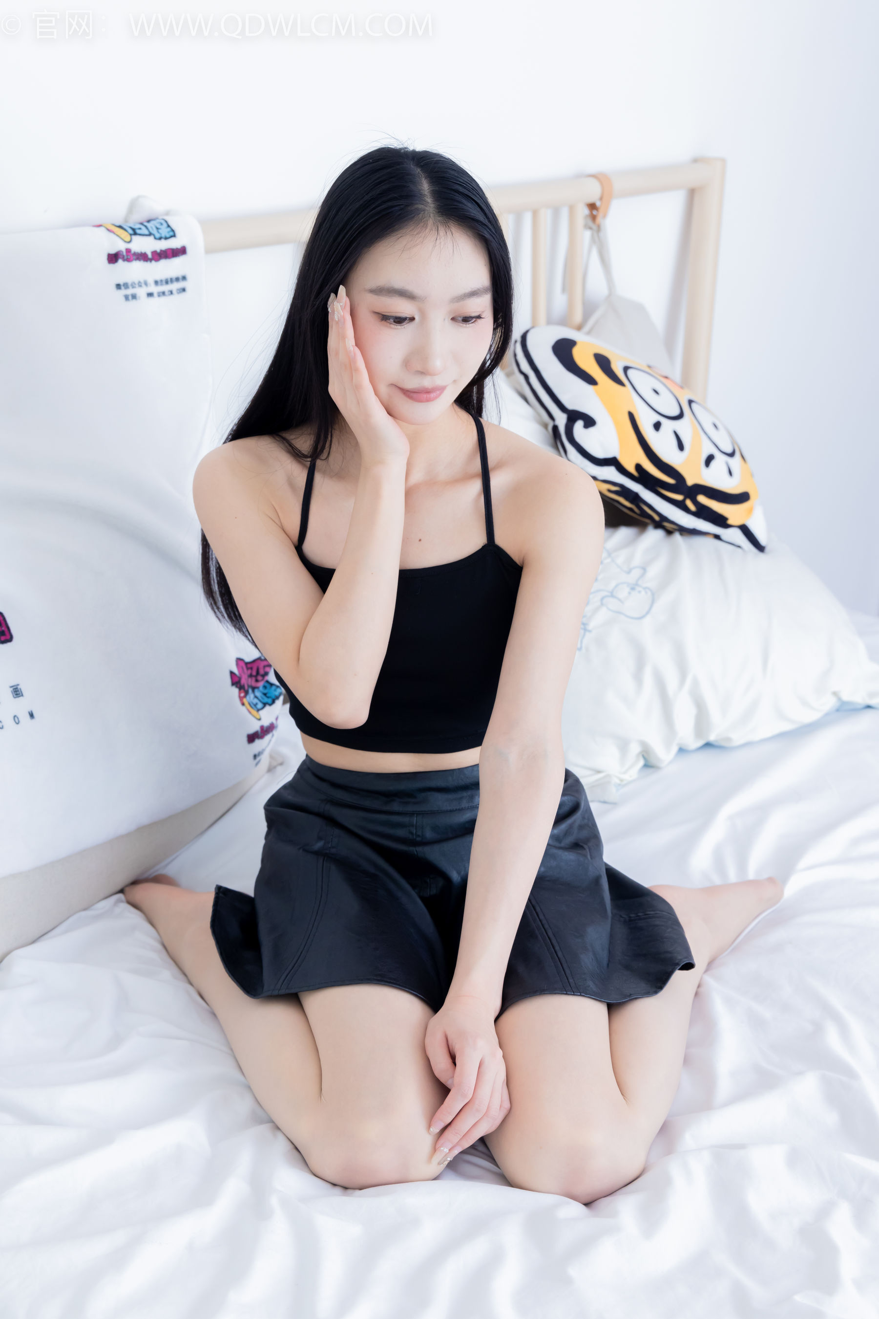 物恋传媒 No.2342 小影 - 高跟鞋、薄肉丝/(155P)