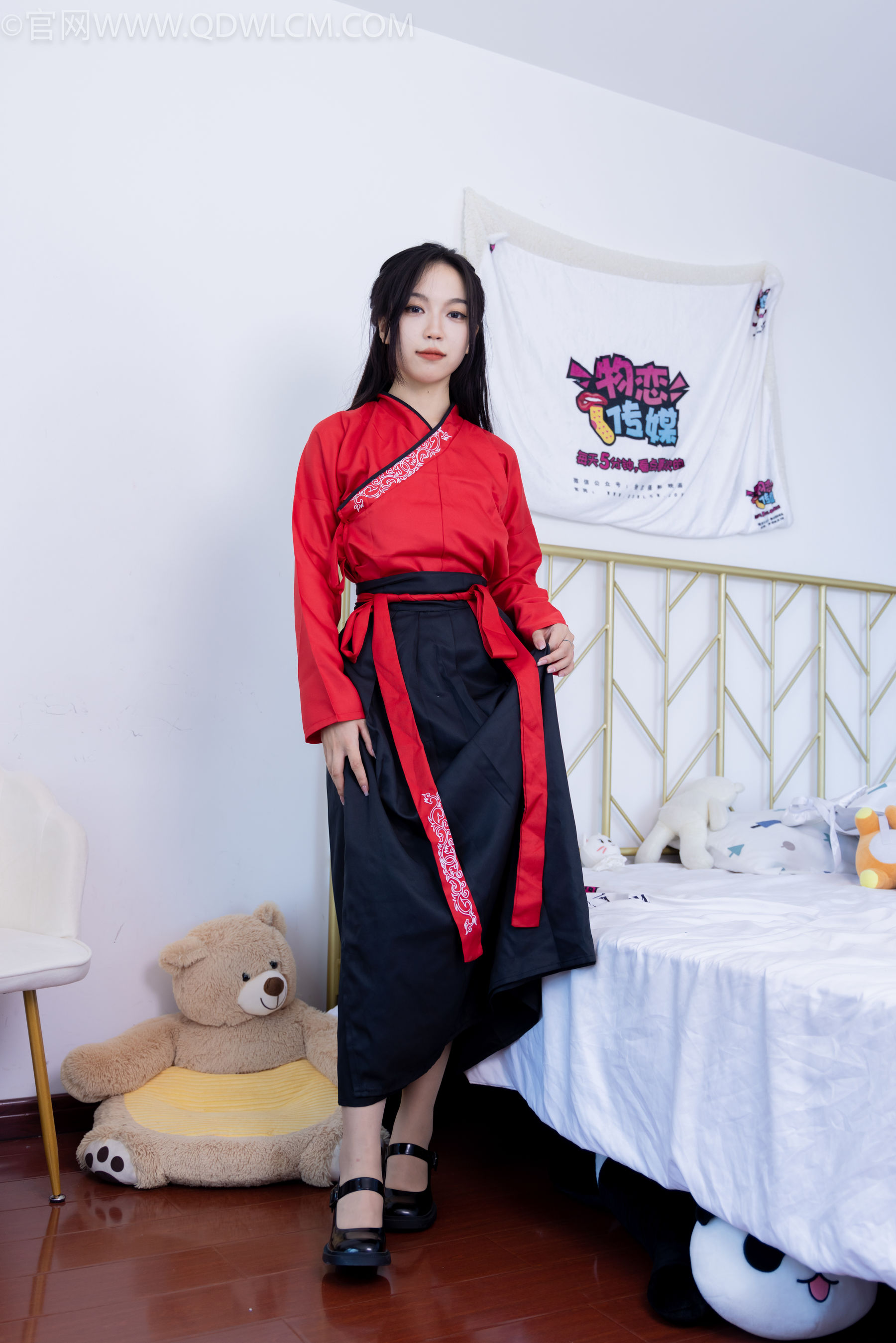 物恋传媒 No.2330 纱纱 - 汉服、皮鞋、白棉袜、薄肉丝/(219P)