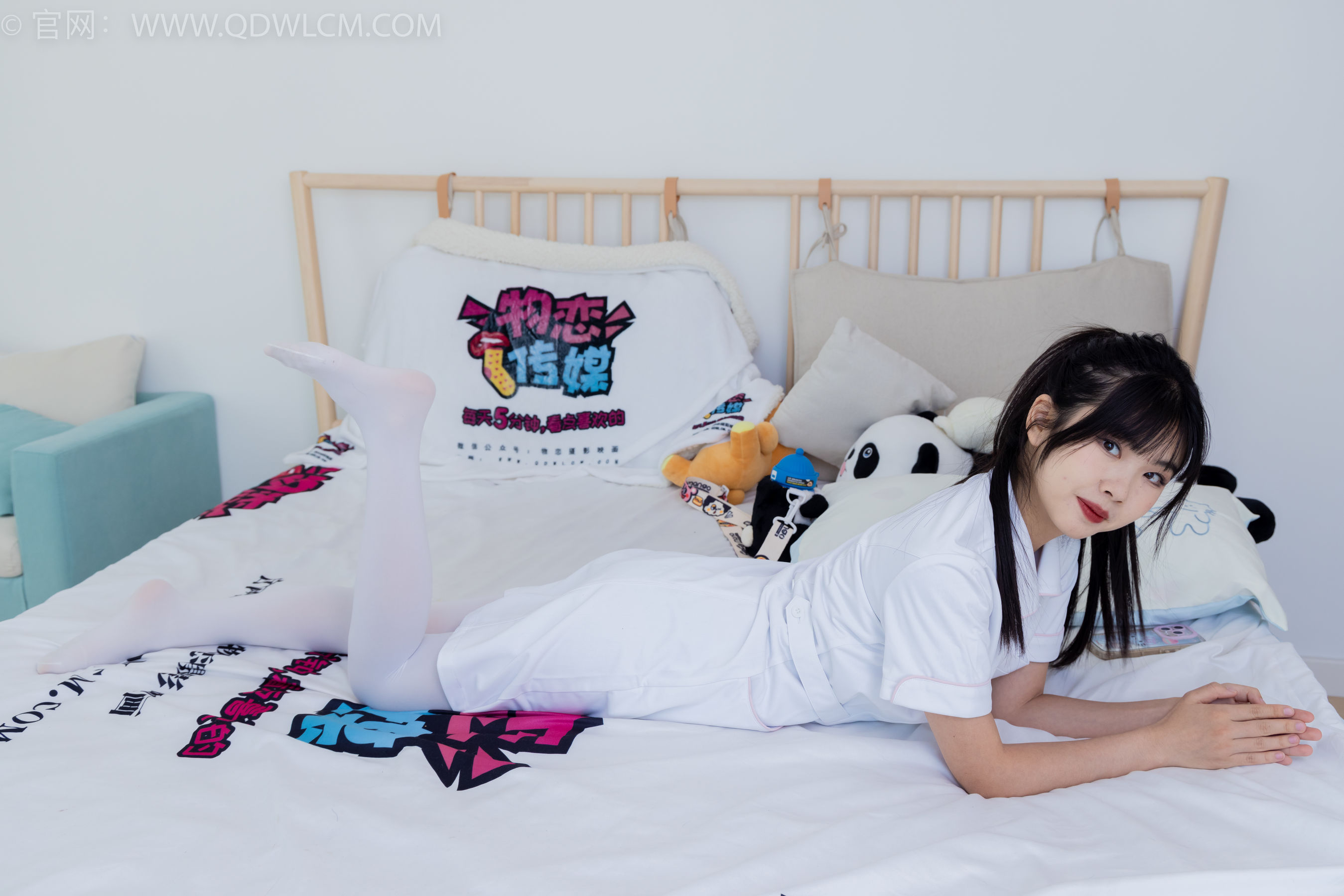 物恋传媒 No.2347 米米 - 板鞋、自然穿脏厚白丝、护士服/(170P)