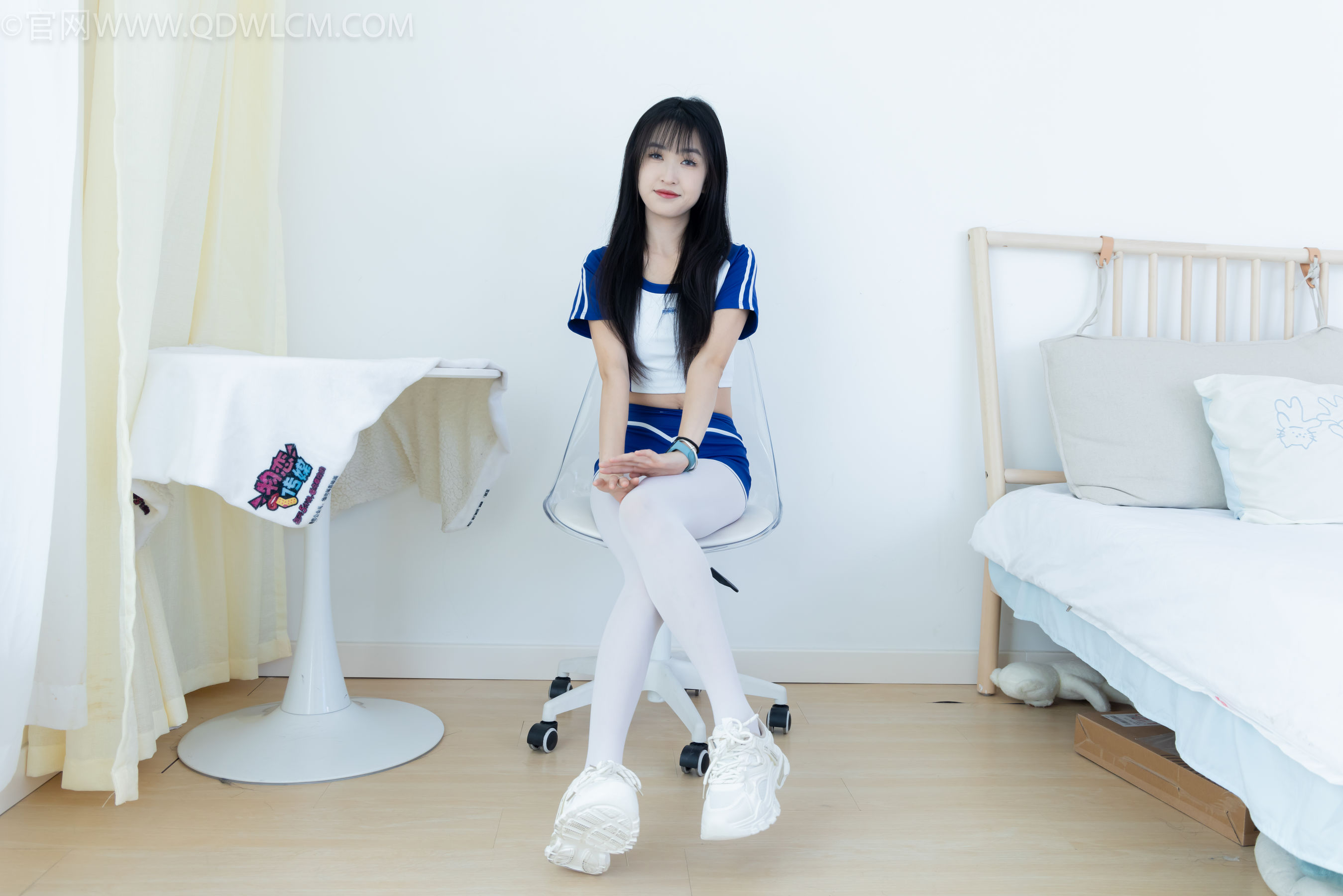 物恋传媒 No.2334 嘉木 - 运动鞋、厚白丝、裸足、裸足/(242P)