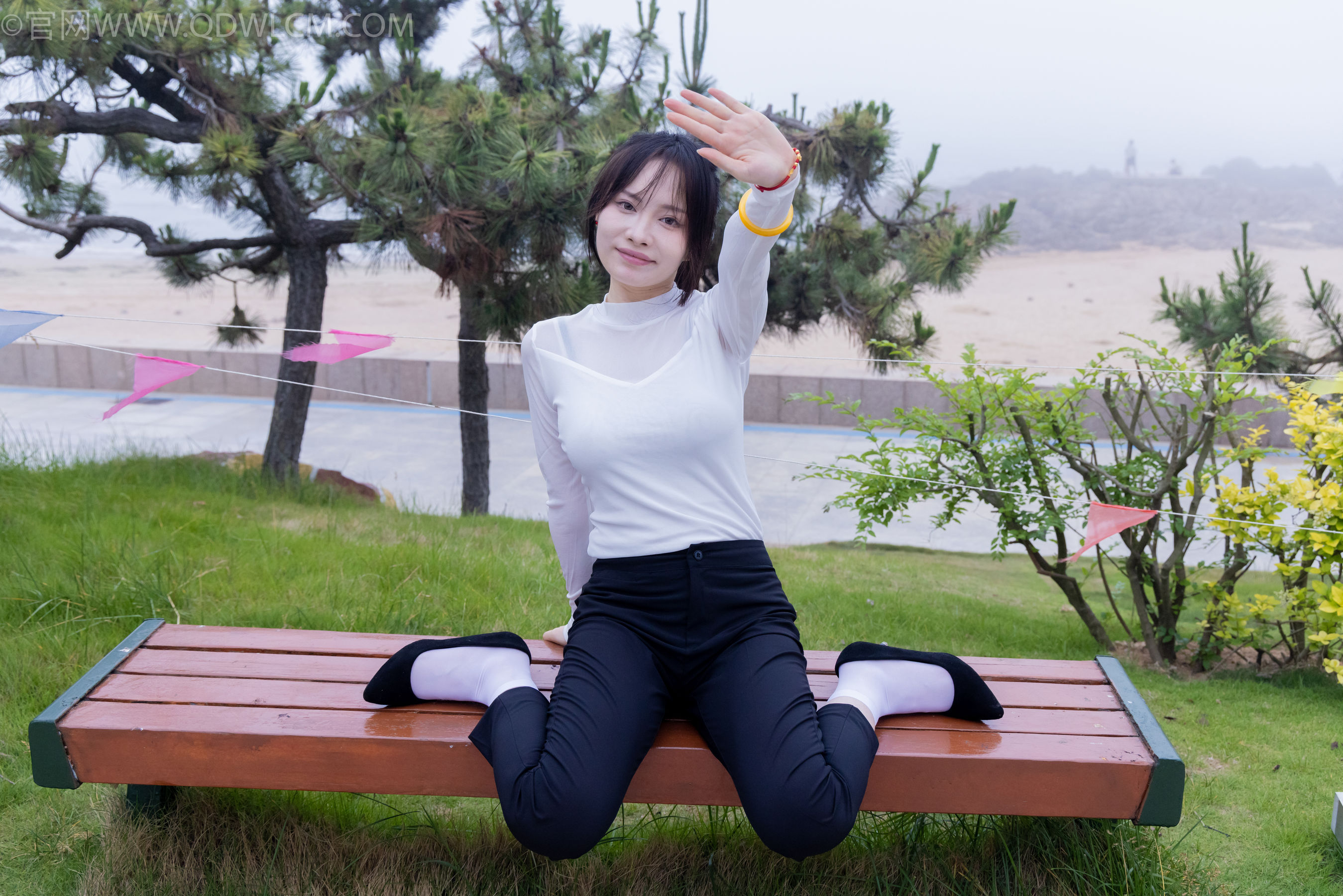 物恋传媒 No.2337 小酒 - 高跟鞋、短黑丝、短白丝/(315P)