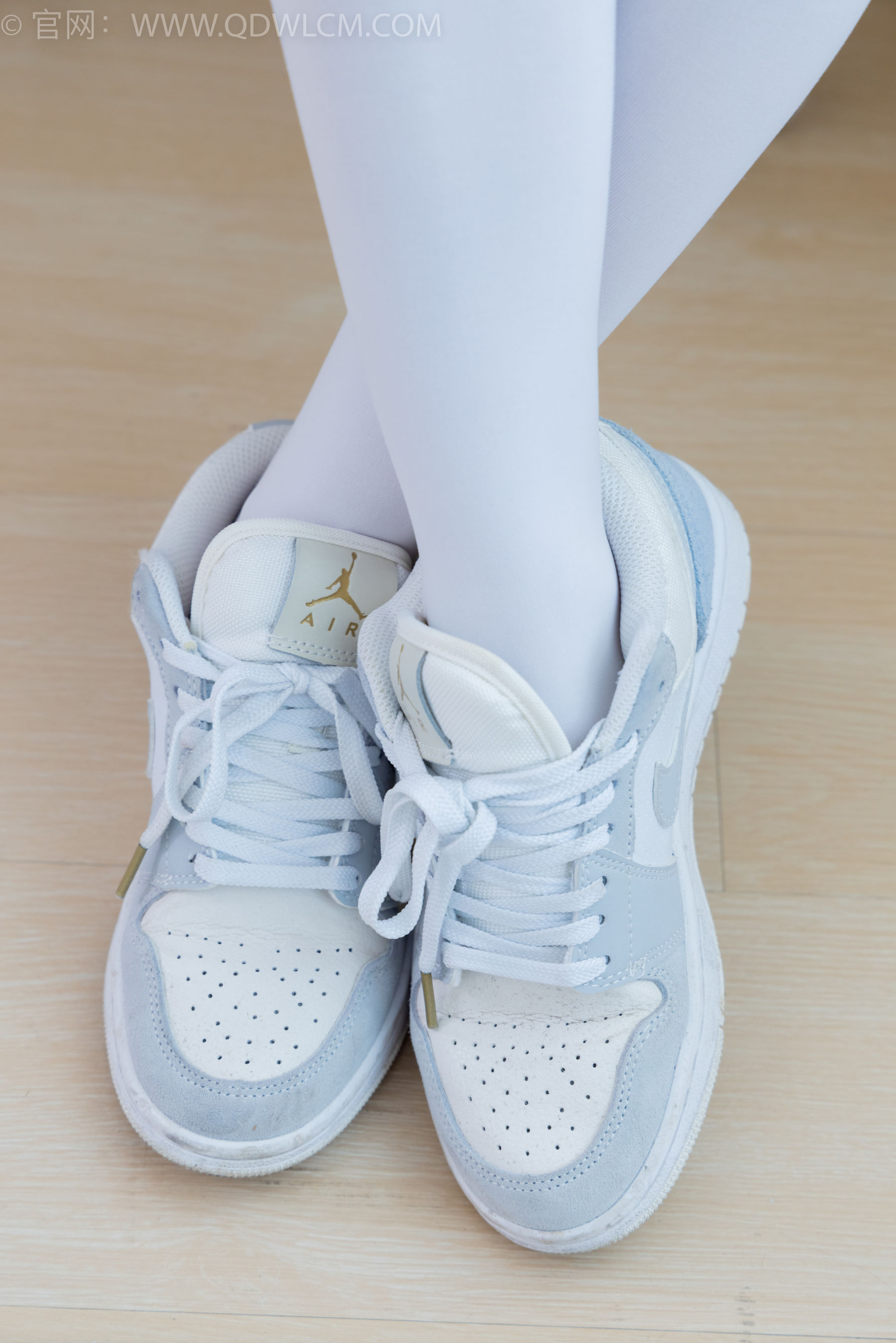 物恋传媒 No.2347 米米 - 板鞋、自然穿脏厚白丝、护士服/(170P)