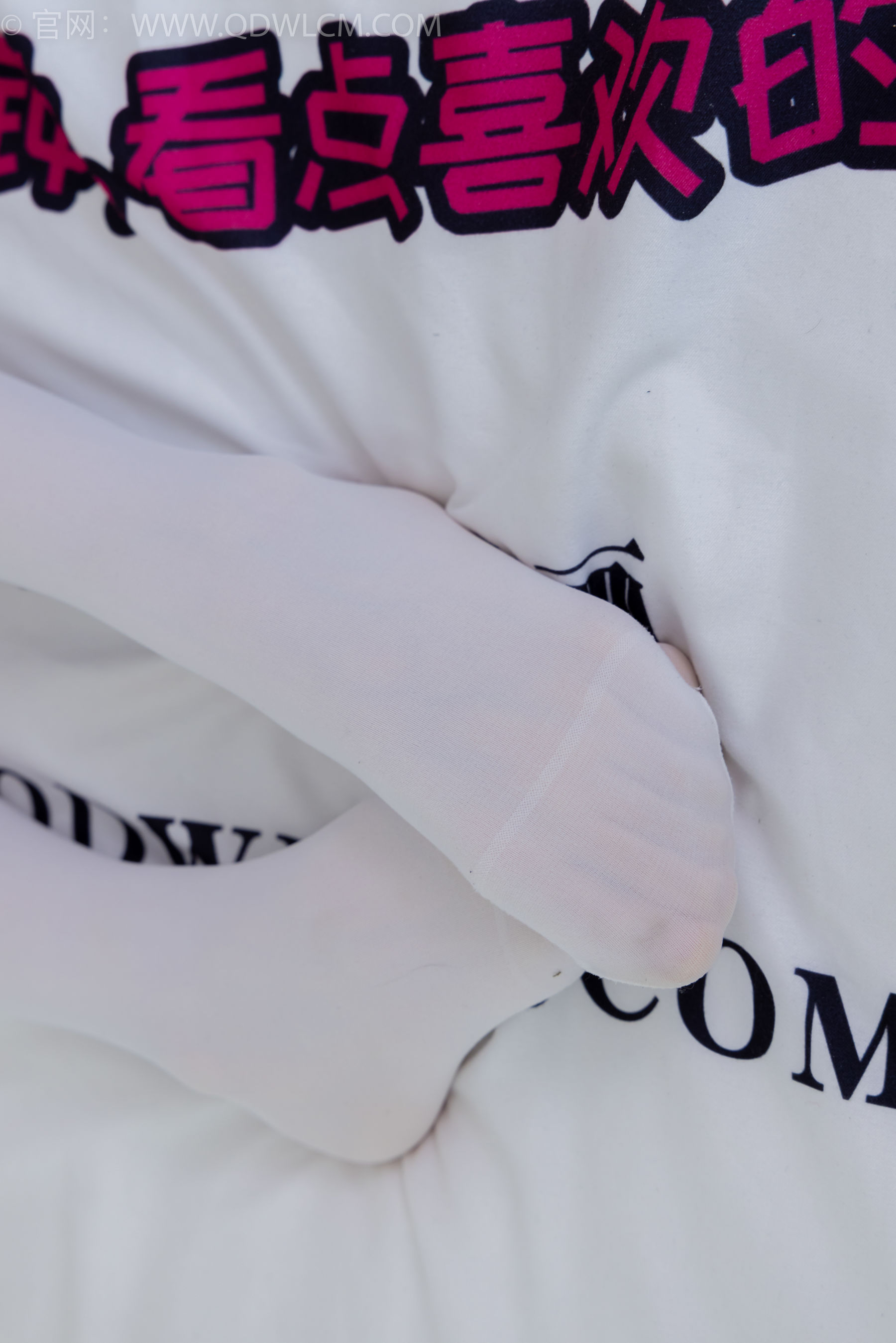 物恋传媒 No.2347 米米 - 板鞋、自然穿脏厚白丝、护士服/(170P)