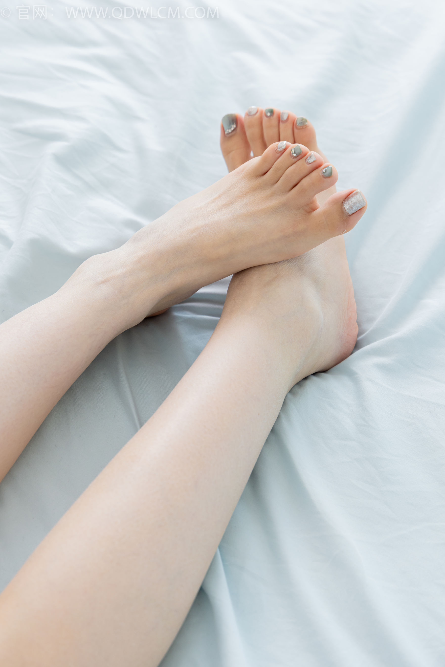 物恋传媒 No.2348 小曦 - 板鞋、白棉袜、裸足/(155P)