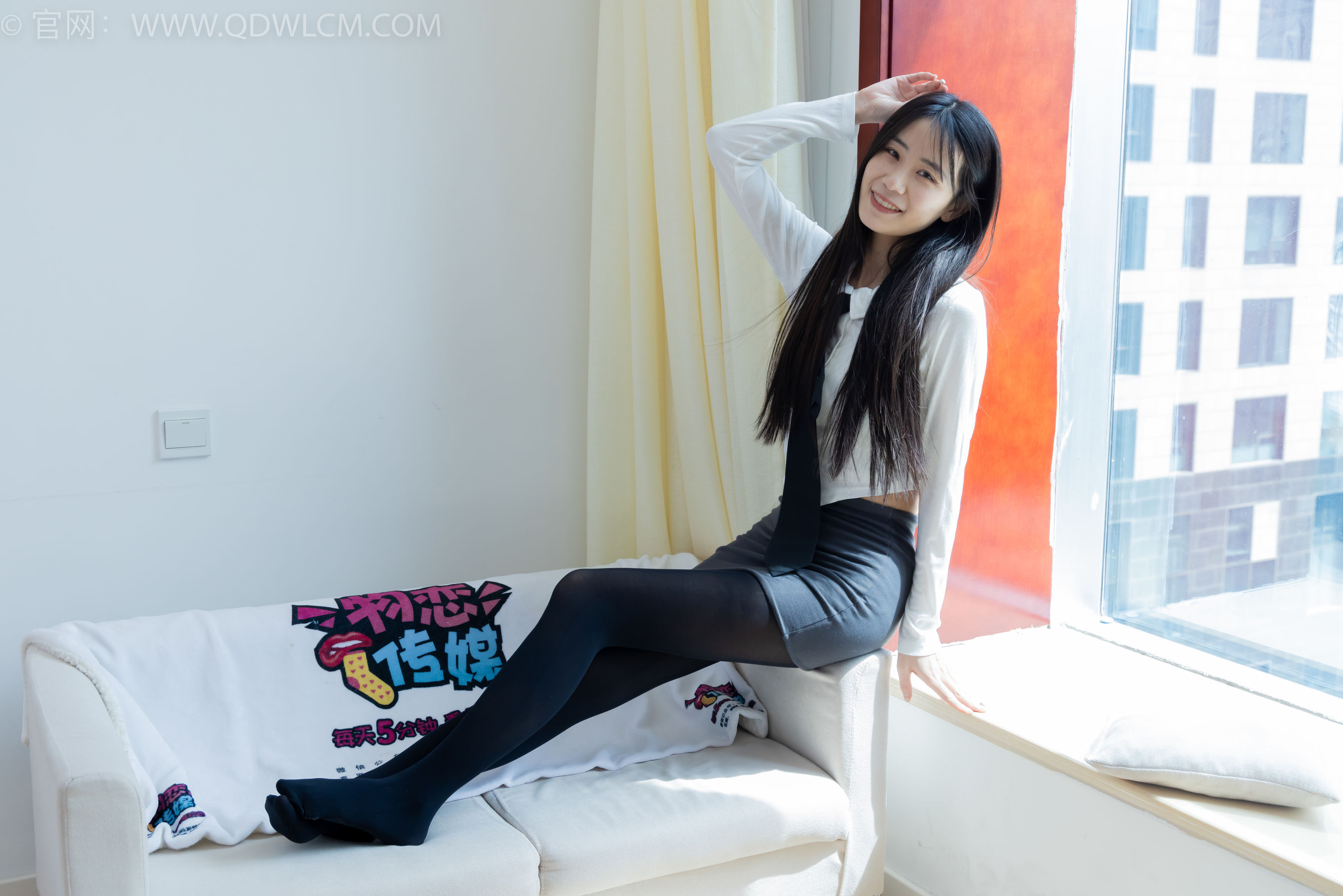 物恋传媒 No.2346 菜菜 - 运动鞋、厚黑丝、裸足/(167P)