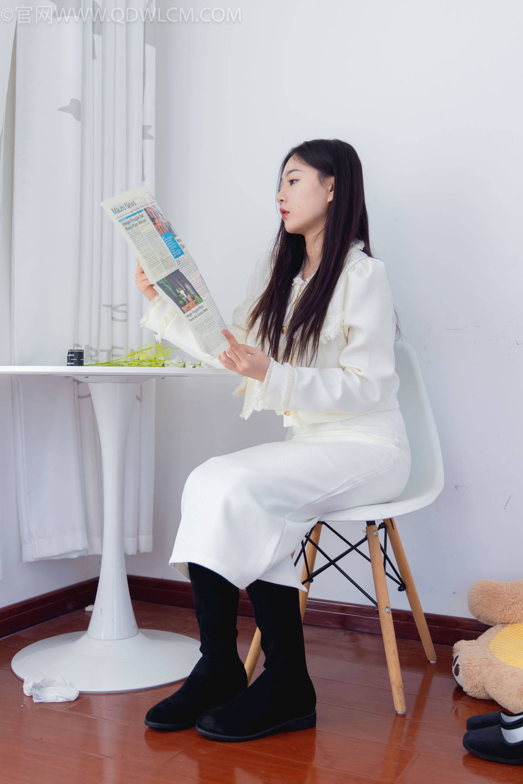 物恋传媒 No.2335 美兔 - 布鞋、长靴、白棉袜、薄肉丝/(227P)