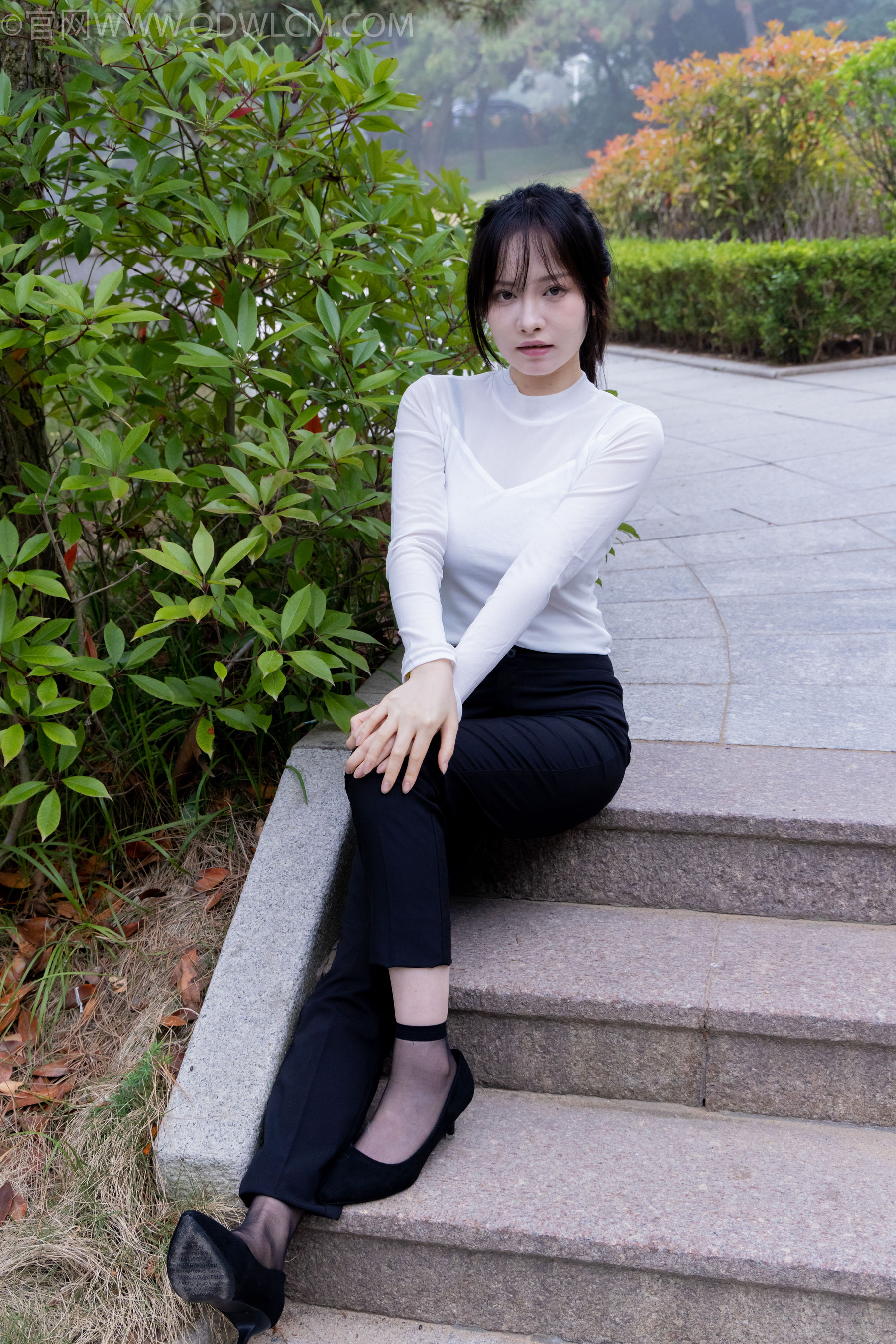 物恋传媒 No.2337 小酒 - 高跟鞋、短黑丝、短白丝/(315P)