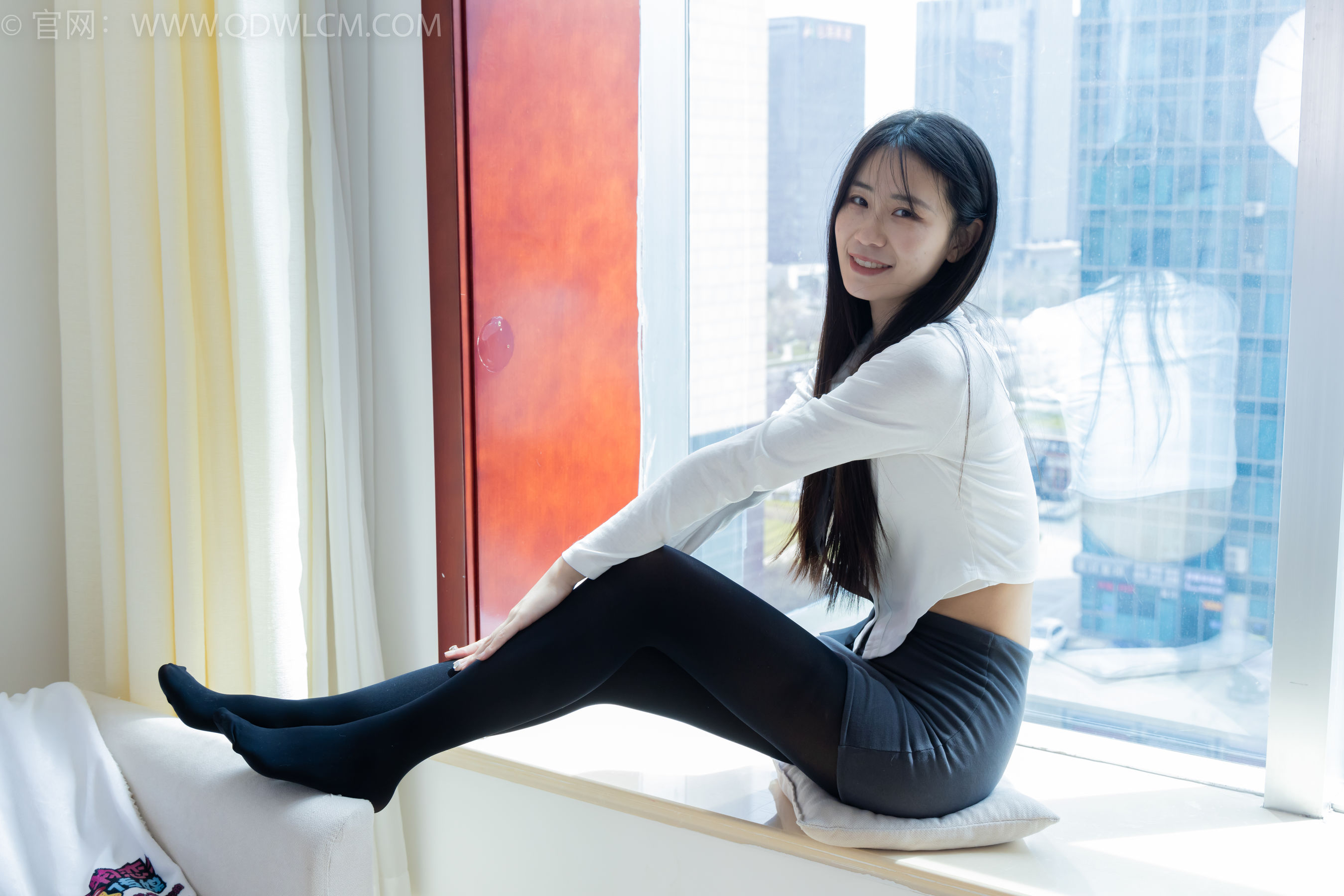 物恋传媒 No.2346 菜菜 - 运动鞋、厚黑丝、裸足/(167P)