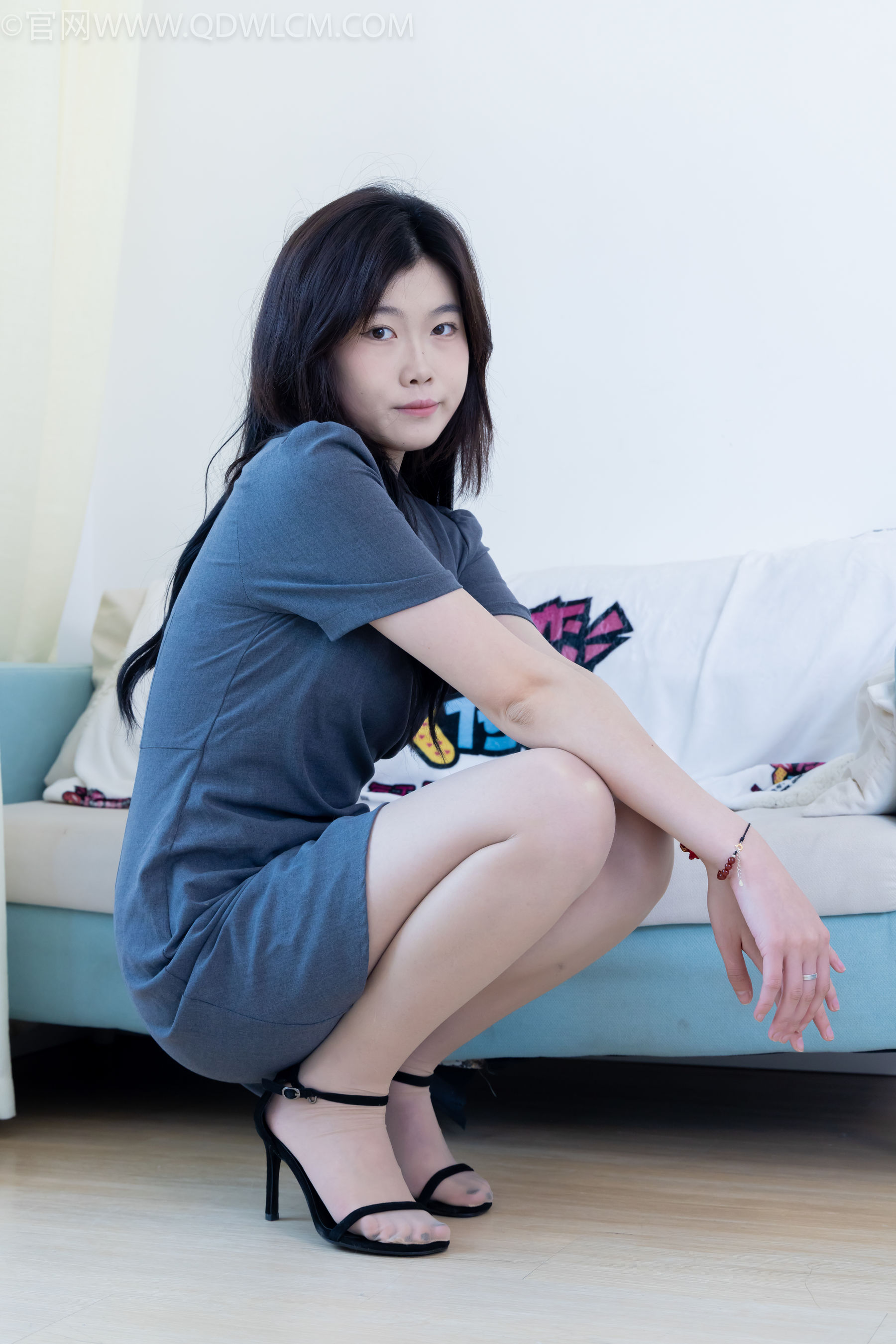 物恋传媒 No.2336 樱桃 - 三双高跟鞋、薄肉丝、裸足/(164P)