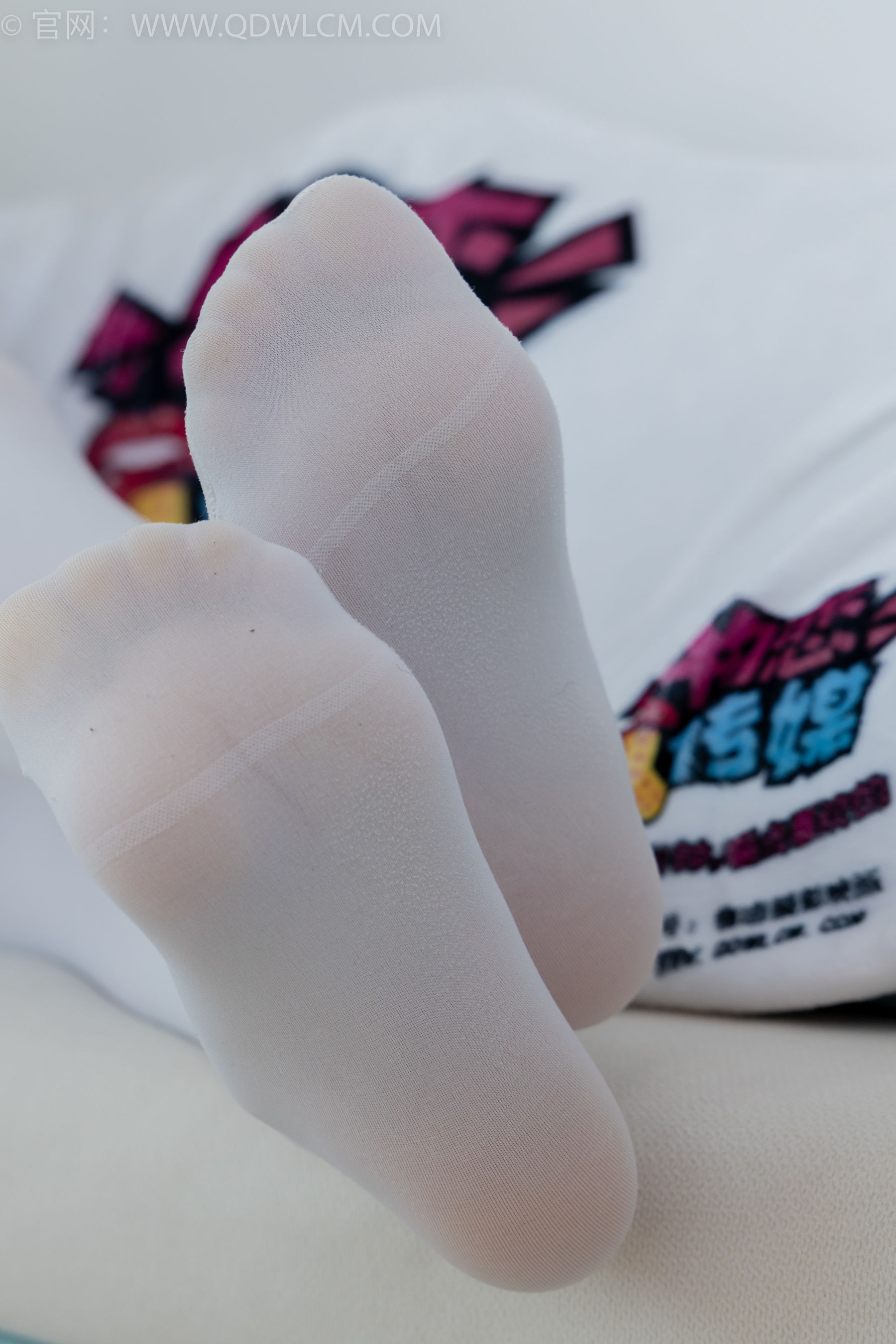 物恋传媒 No.2347 米米 - 板鞋、自然穿脏厚白丝、护士服/(170P)