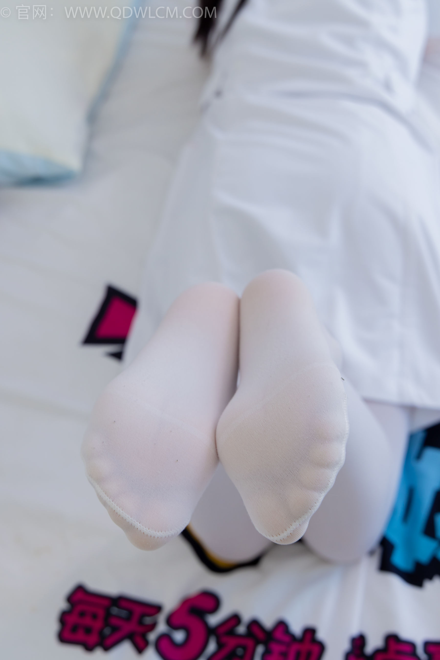 物恋传媒 No.2347 米米 - 板鞋、自然穿脏厚白丝、护士服/(170P)