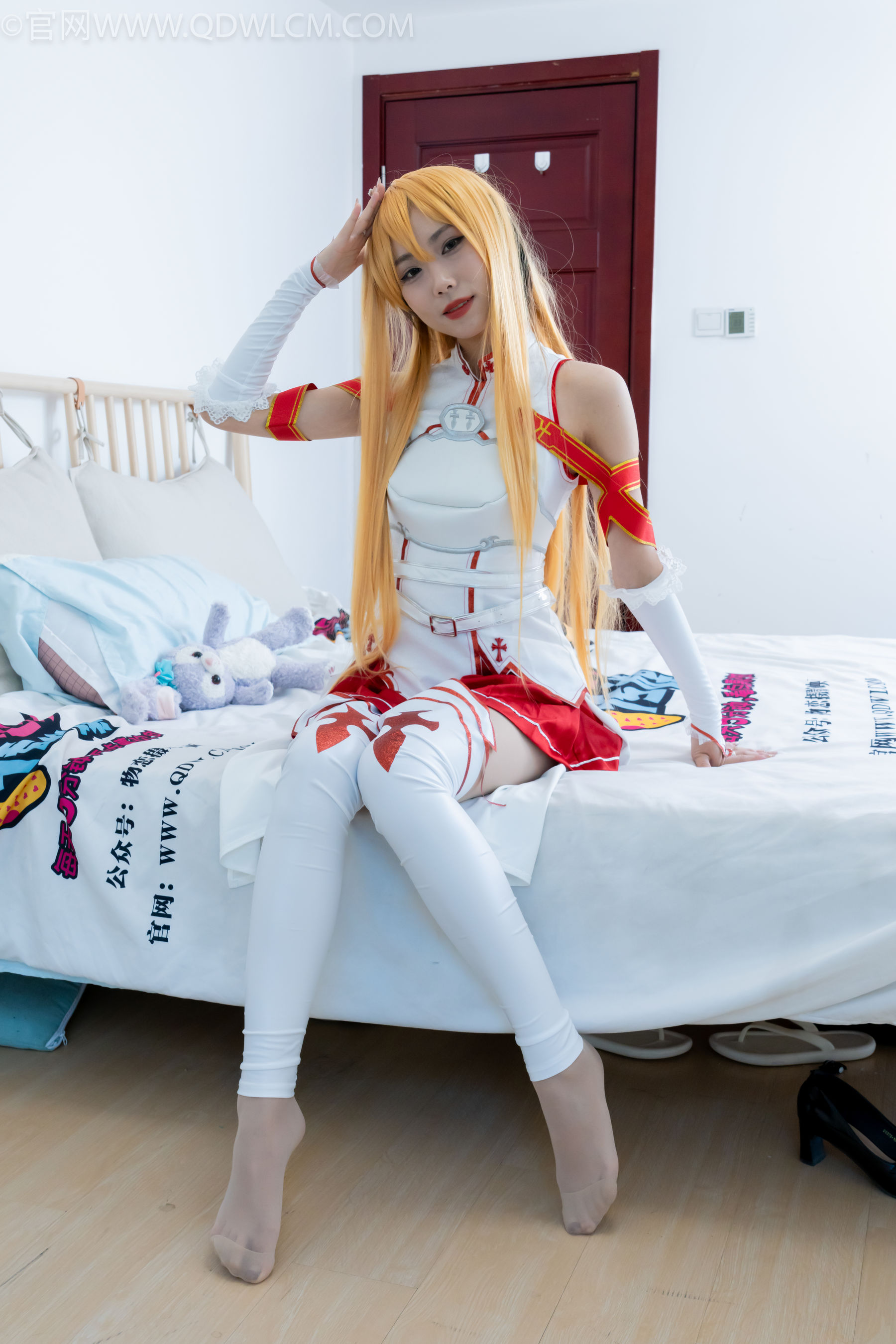 物恋传媒 No.2340 泡泡 - cos亚丝娜、长靴、袜套、薄肉丝/(156P)