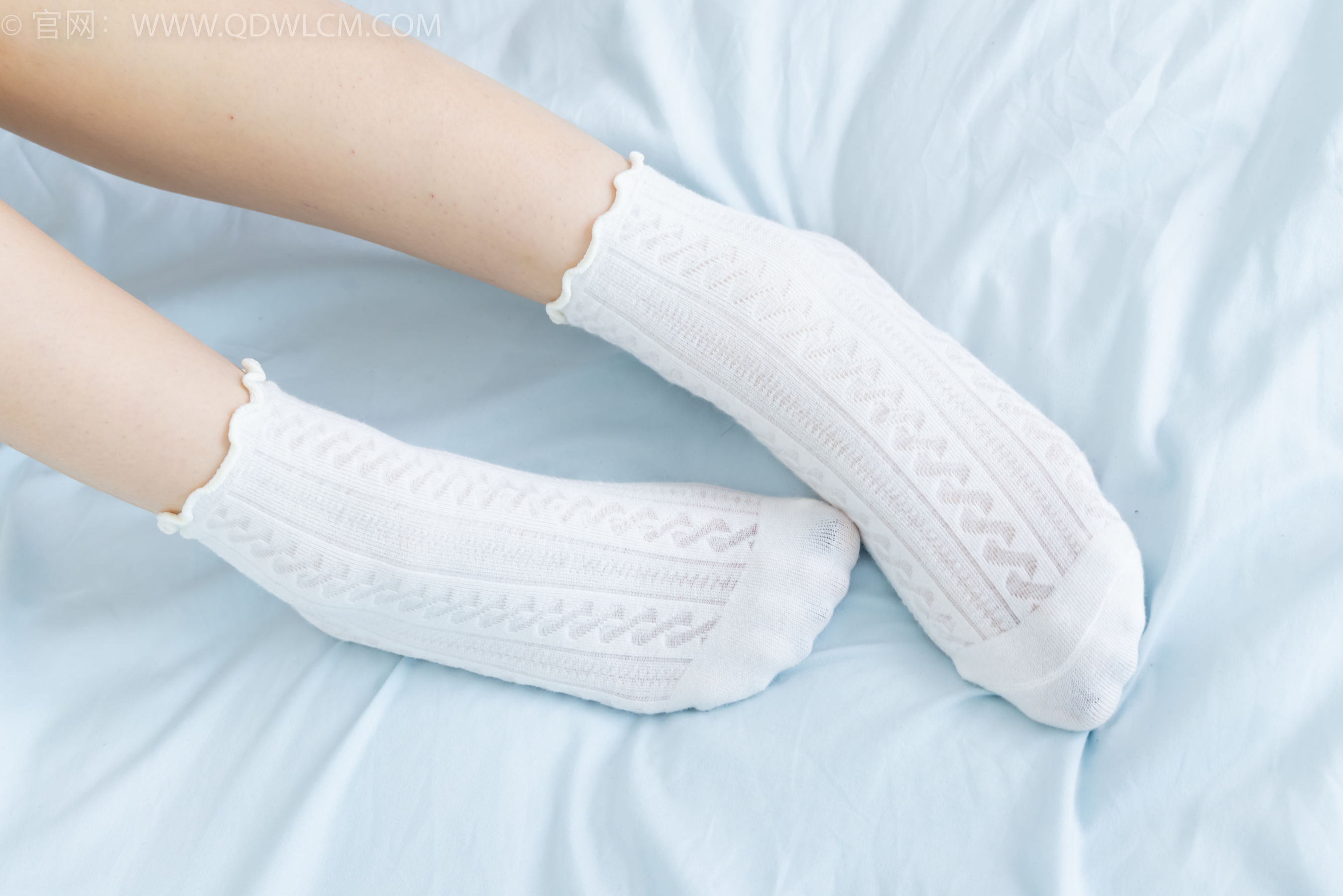 物恋传媒 No.2341 嘟嘟 - 板鞋、白棉袜、裸足、裸足涂精油/(190P)