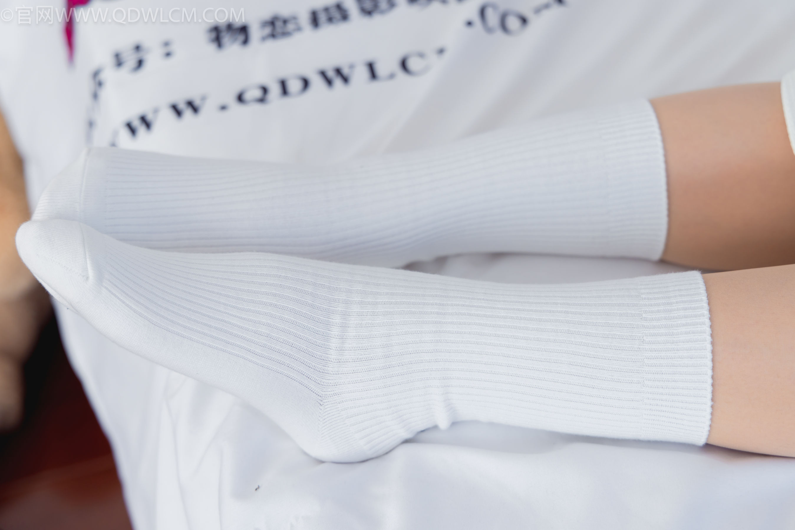 物恋传媒 No.2335 美兔 - 布鞋、长靴、白棉袜、薄肉丝/(227P)