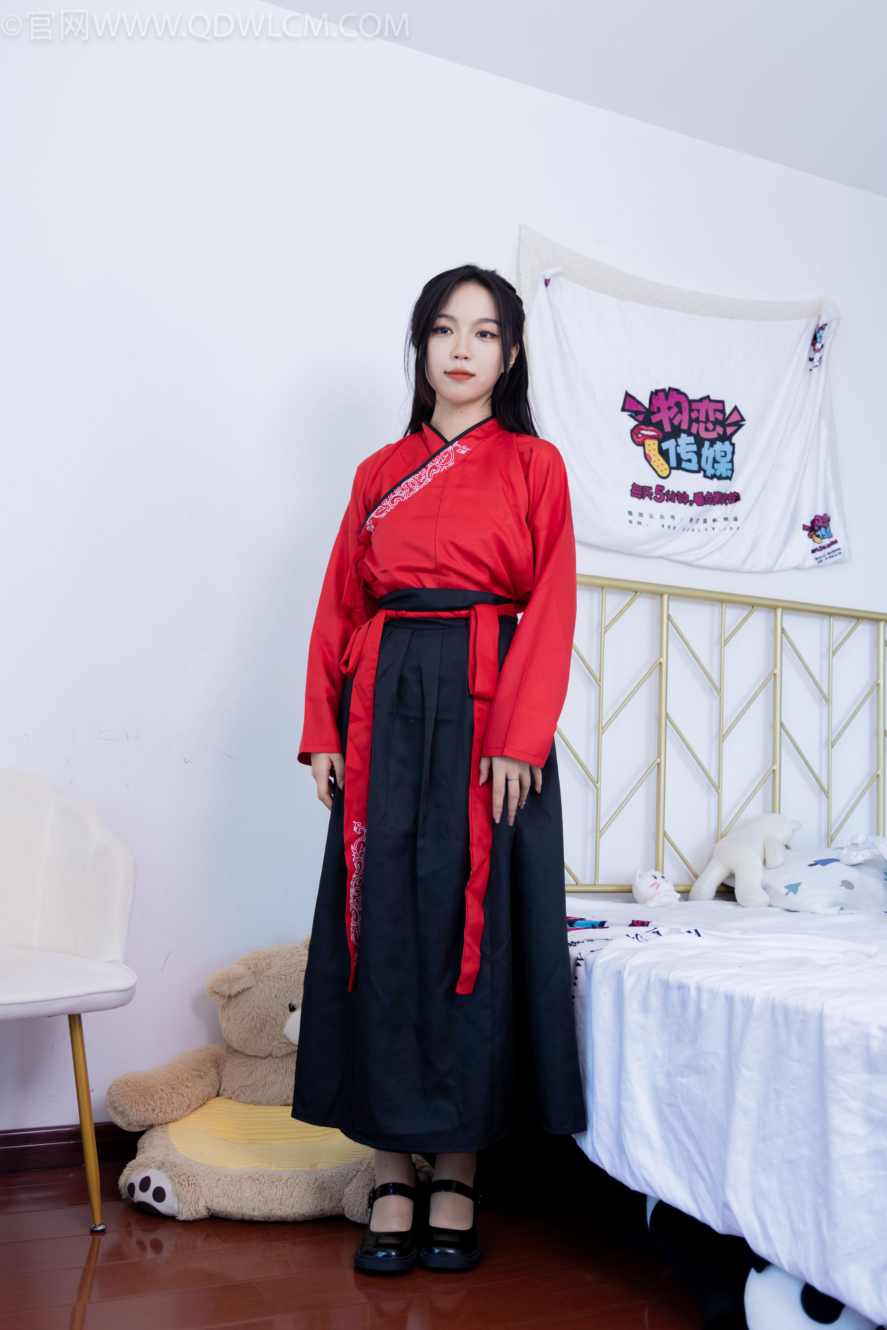 物恋传媒 No.2330 纱纱 - 汉服、皮鞋、白棉袜、薄肉丝/(219P)