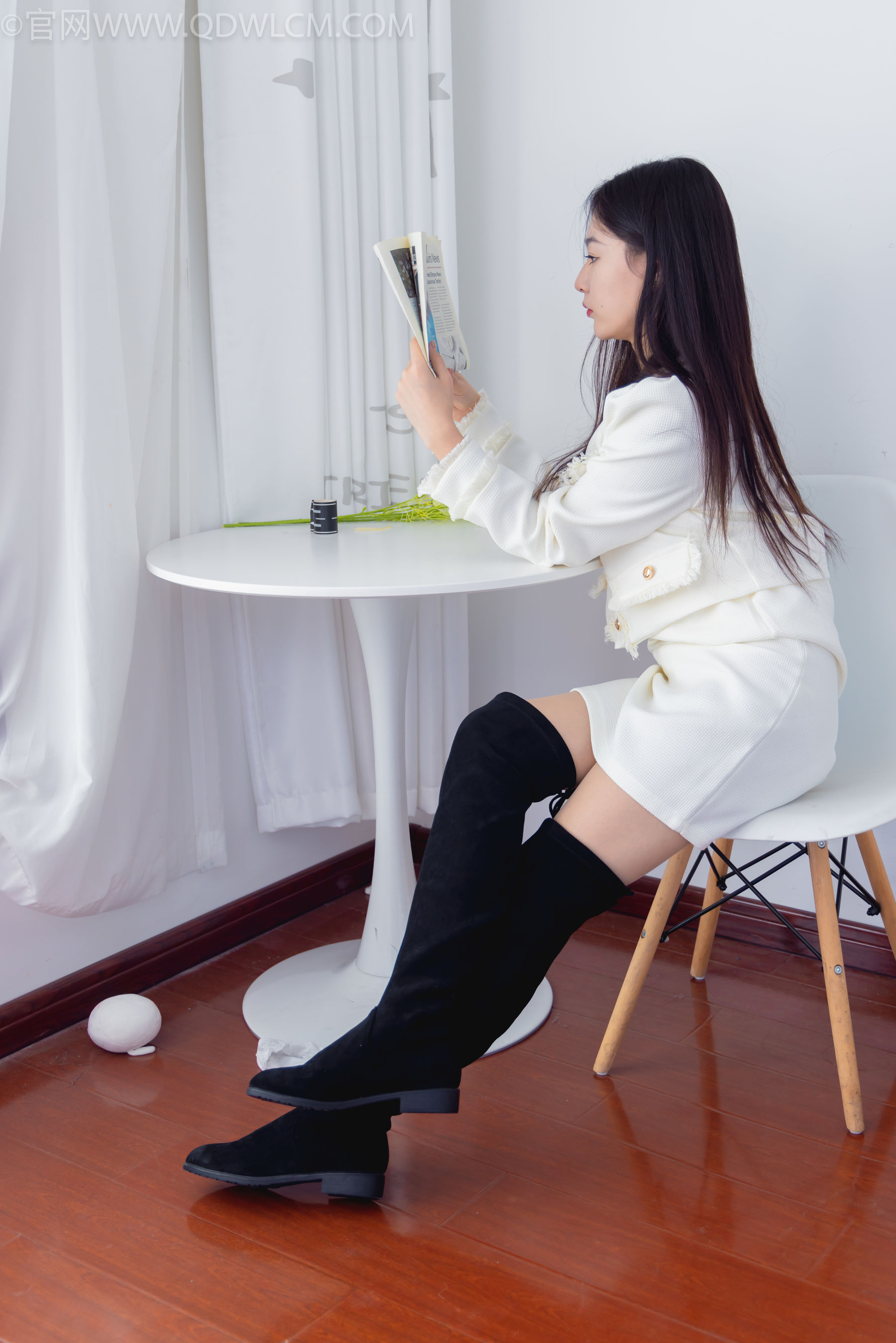 物恋传媒 No.2335 美兔 - 布鞋、长靴、白棉袜、薄肉丝/(227P)