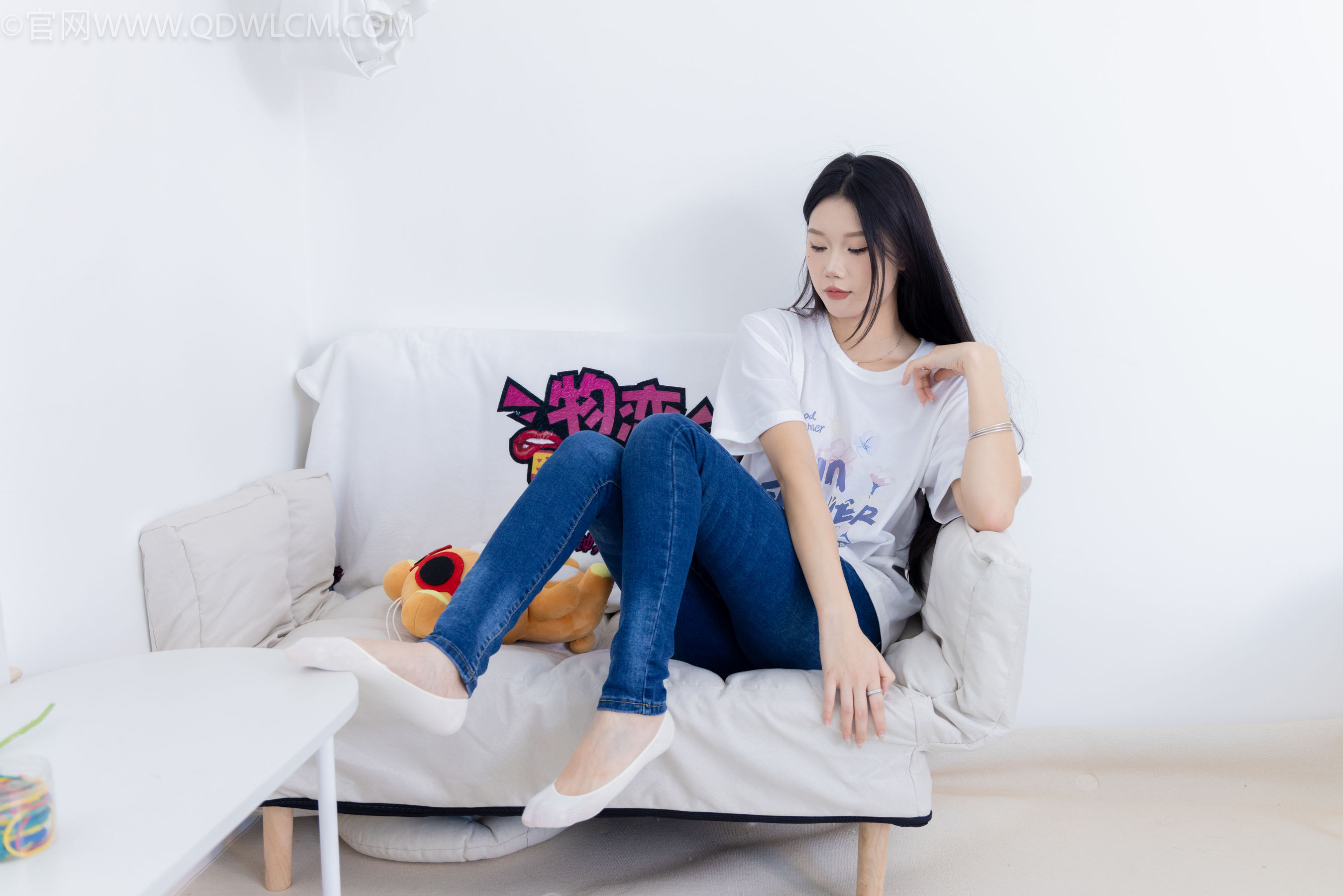 物恋传媒 No.2329 小竹 - 帆布鞋、白船袜、肚子疼揉肚子剧情/(158P)