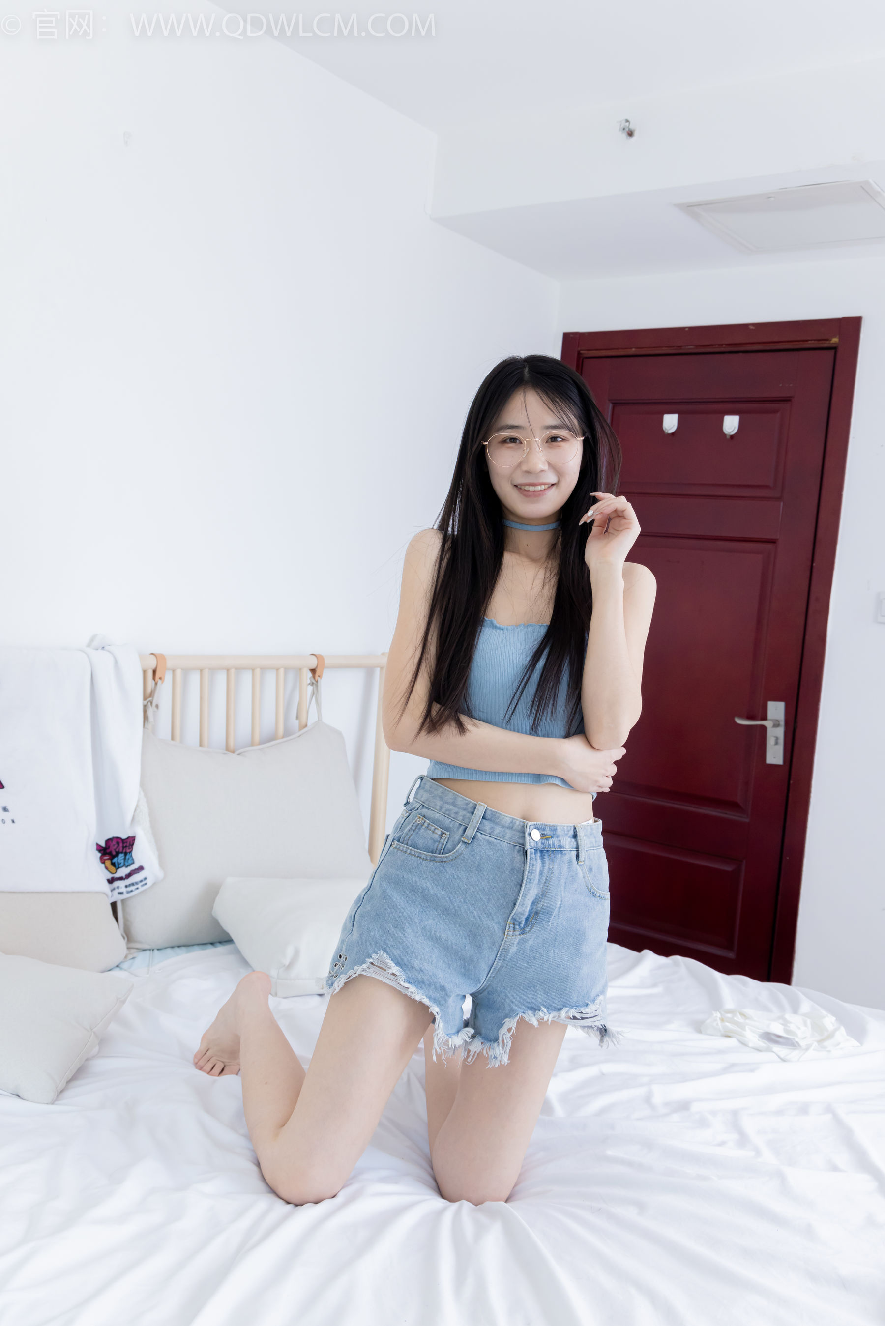 物恋传媒 No.2353 菜菜 - 木屐人字拖、薄黑丝、裸足/(155P)