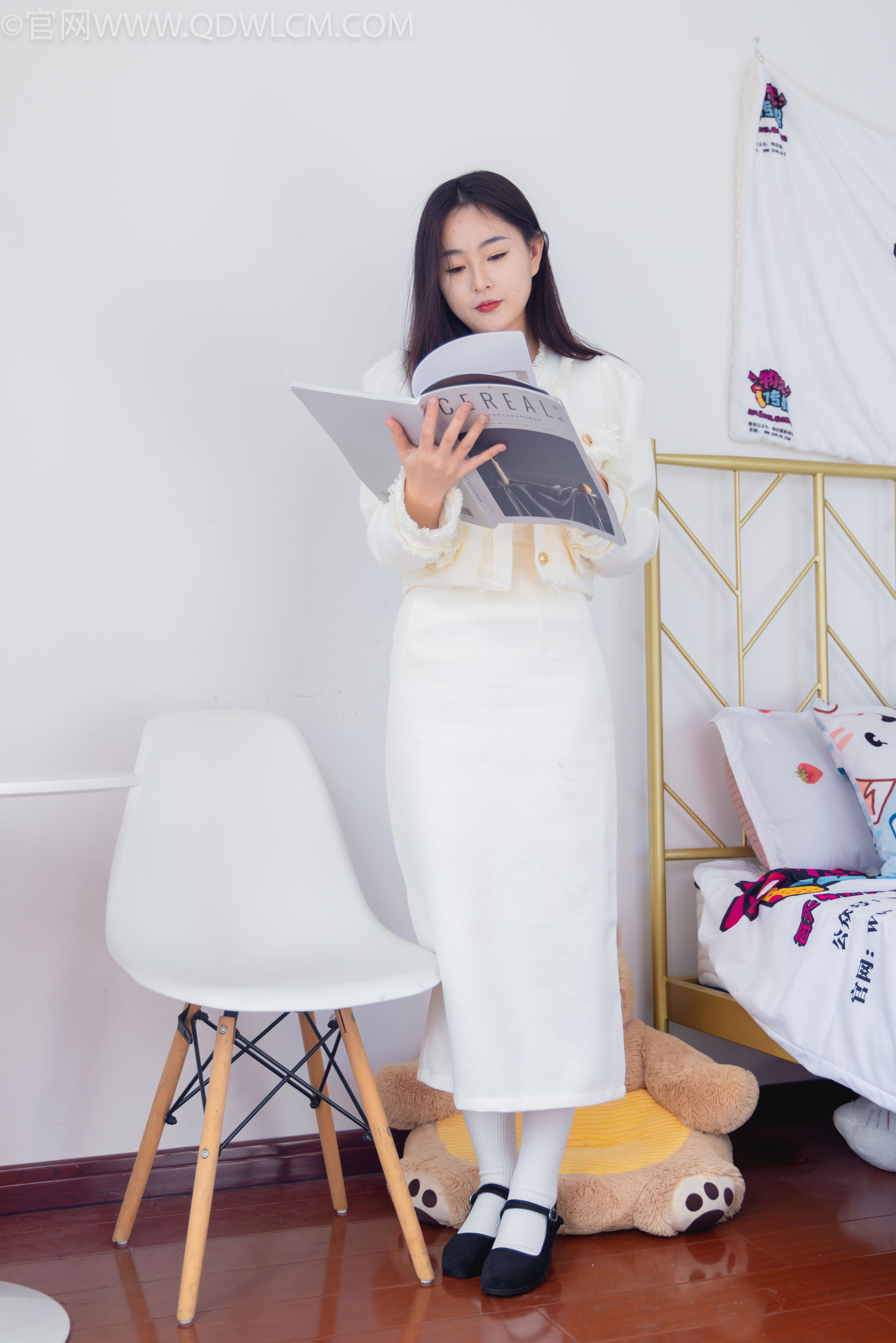 物恋传媒 No.2335 美兔 - 布鞋、长靴、白棉袜、薄肉丝/(227P)