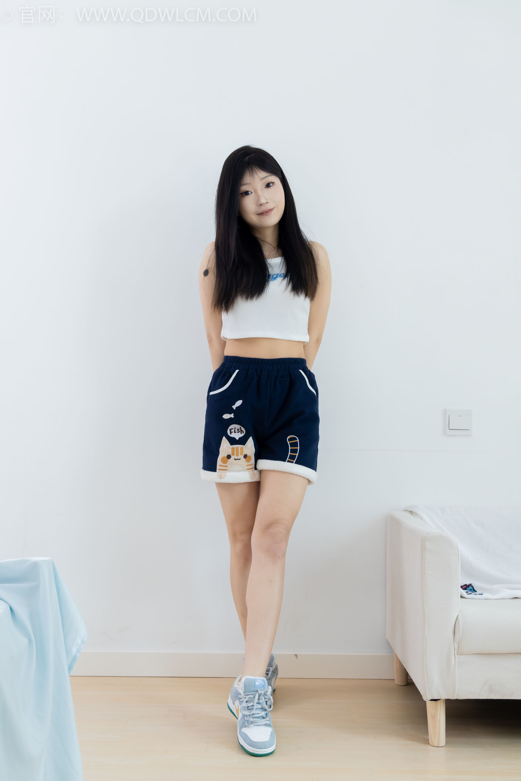 物恋传媒 No.2341 嘟嘟 - 板鞋、白棉袜、裸足、裸足涂精油/(190P)