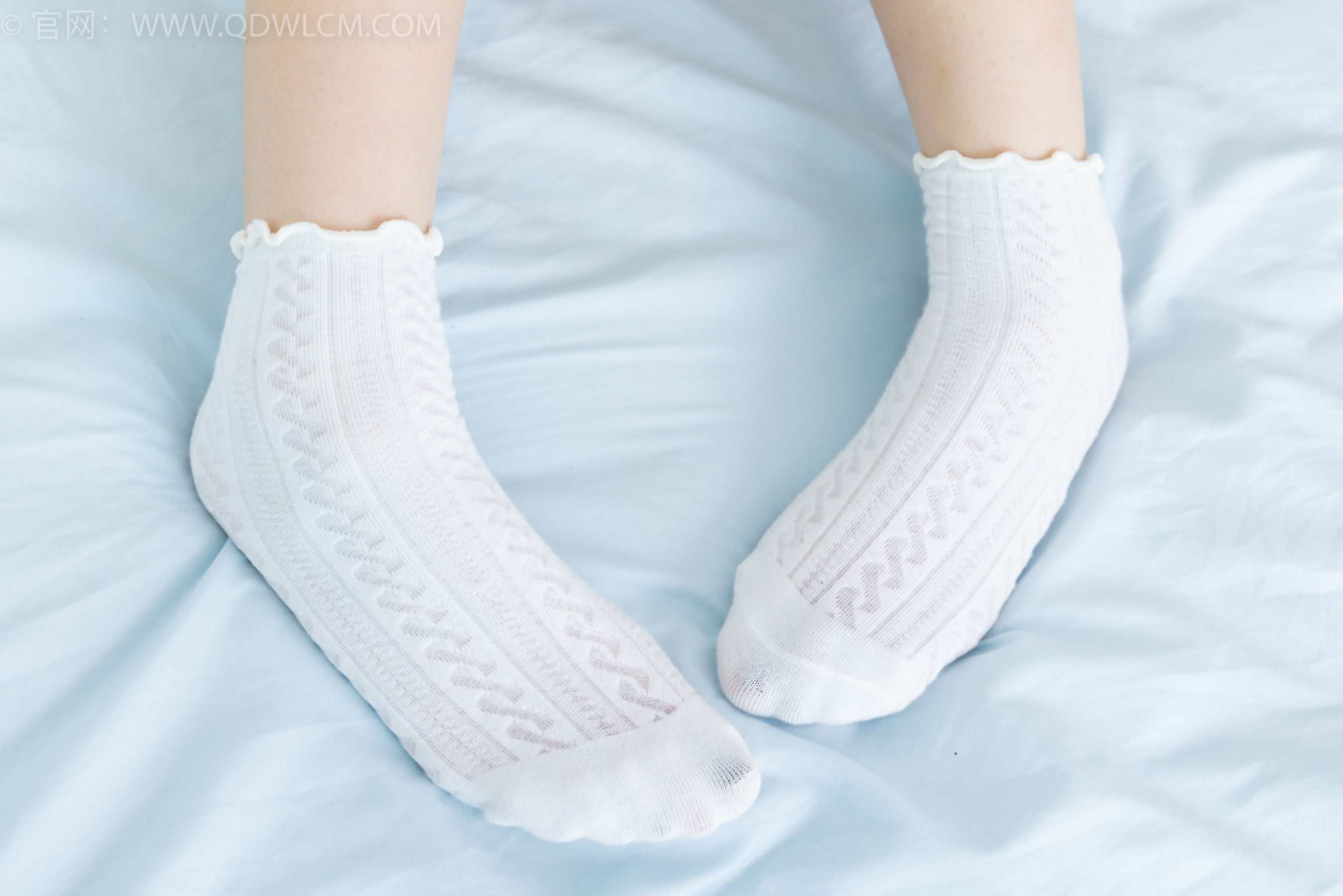 物恋传媒 No.2341 嘟嘟 - 板鞋、白棉袜、裸足、裸足涂精油/(190P)