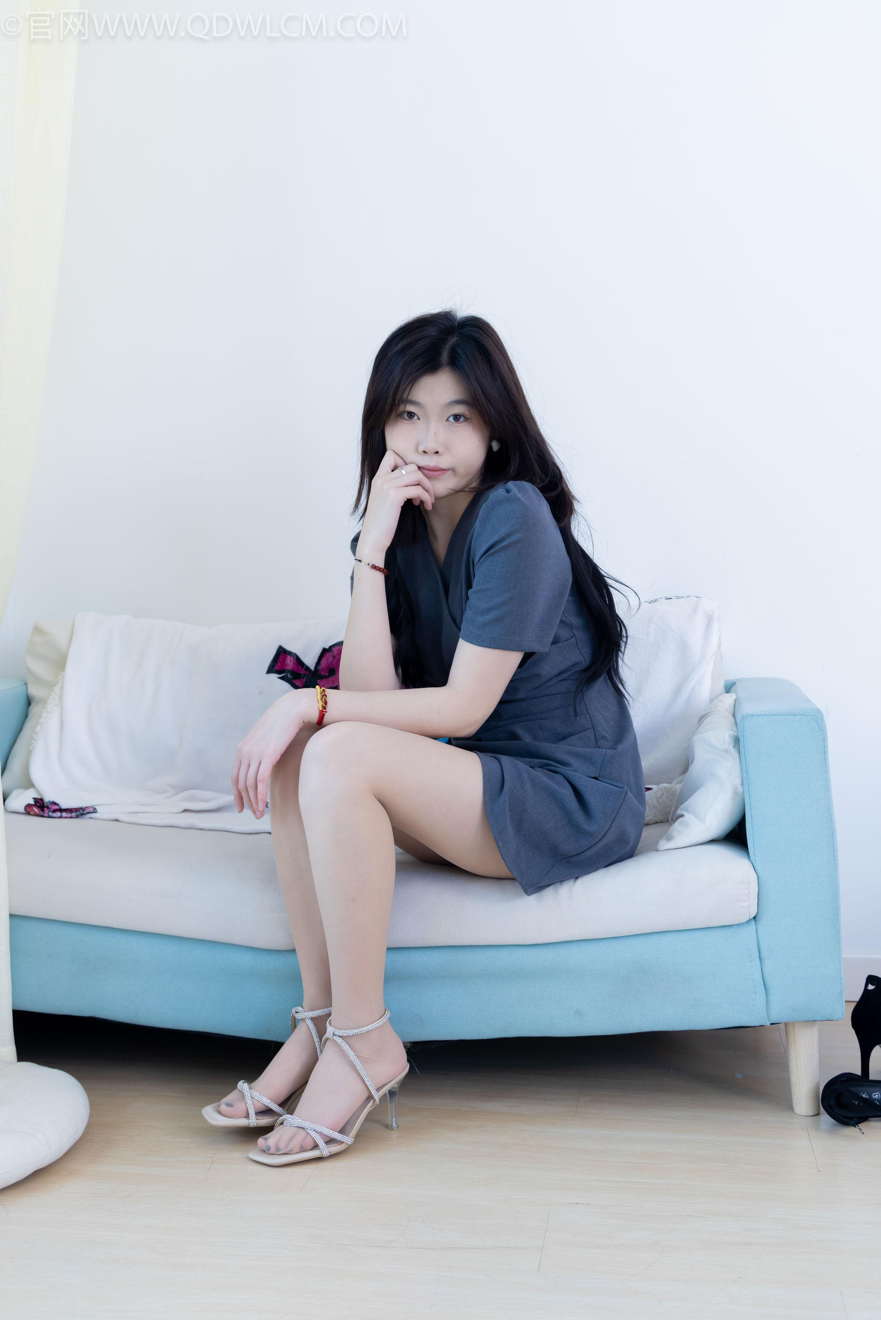 物恋传媒 No.2336 樱桃 - 三双高跟鞋、薄肉丝、裸足/(164P)