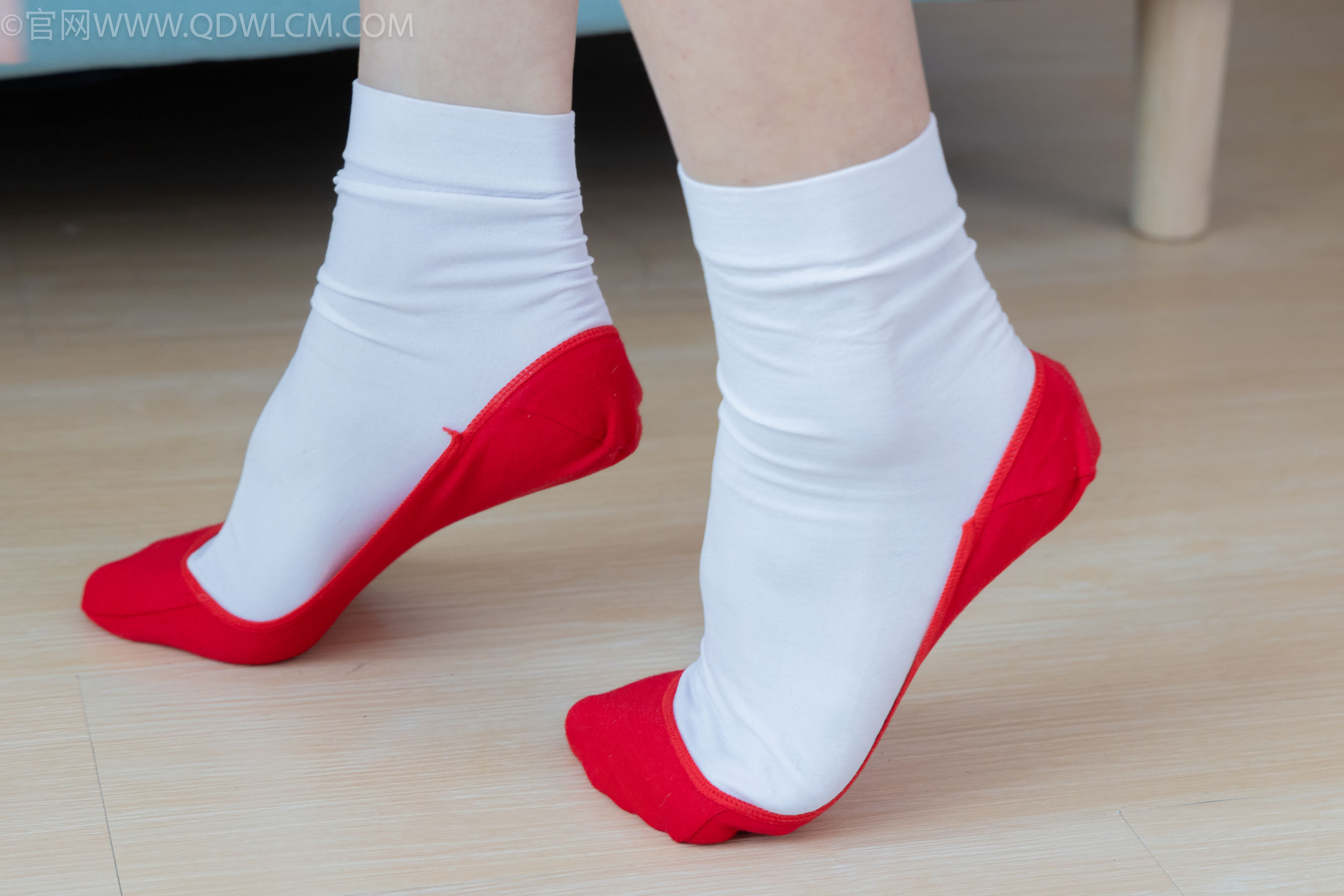 物恋传媒 No.2328 绒绒 - 汉服、布鞋、白棉袜、红色船袜/(174P)