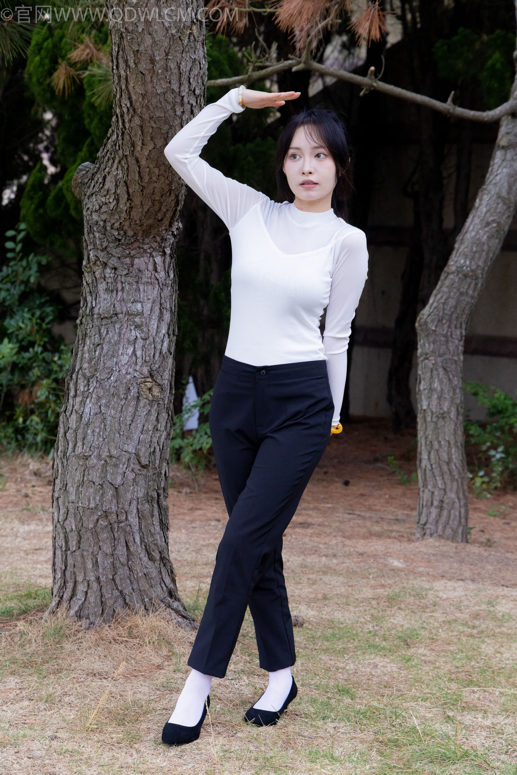 物恋传媒 No.2337 小酒 - 高跟鞋、短黑丝、短白丝/(315P)