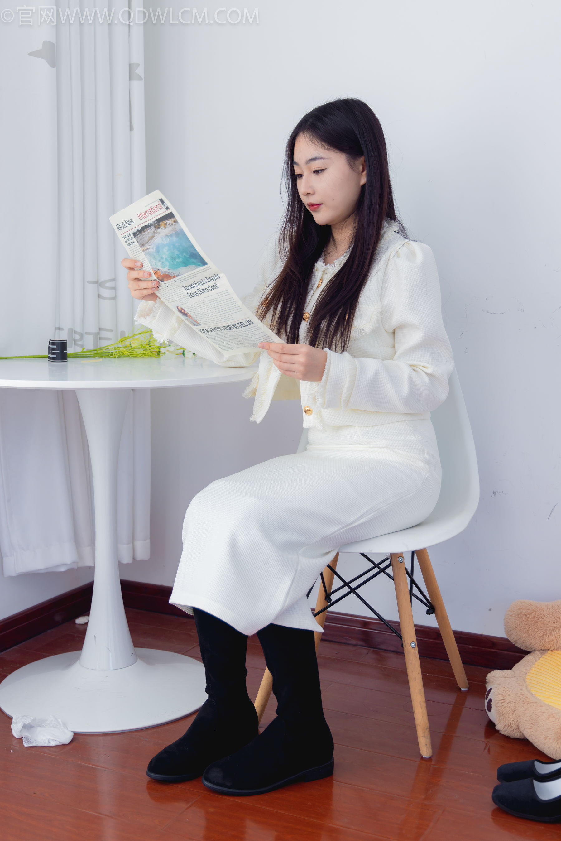 物恋传媒 No.2335 美兔 - 布鞋、长靴、白棉袜、薄肉丝/(227P)