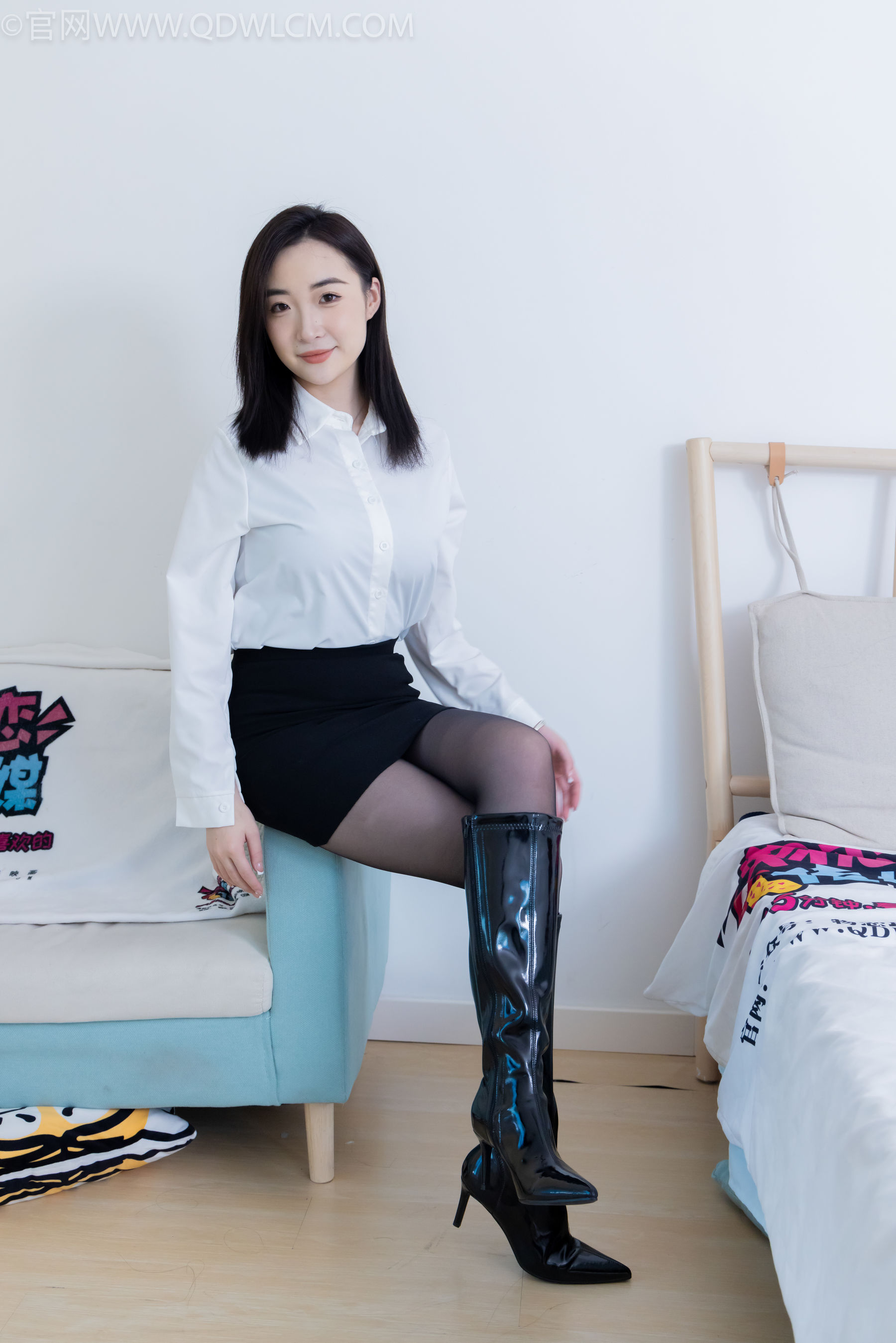 物恋传媒 No.2333 恬恬 - 长靴、薄黑丝、长靴/(236P)