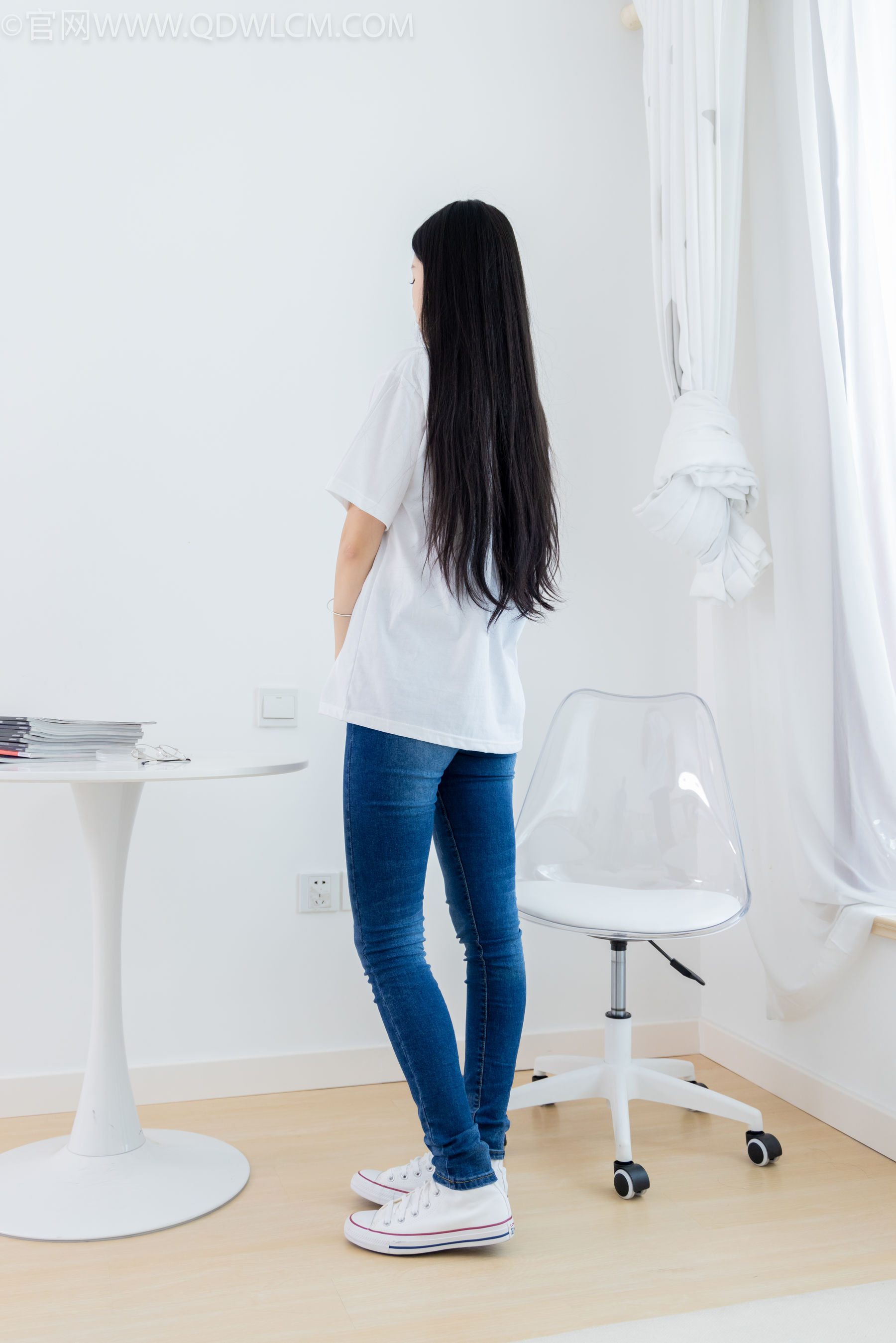 物恋传媒 No.2329 小竹 - 帆布鞋、白船袜、肚子疼揉肚子剧情/(158P)