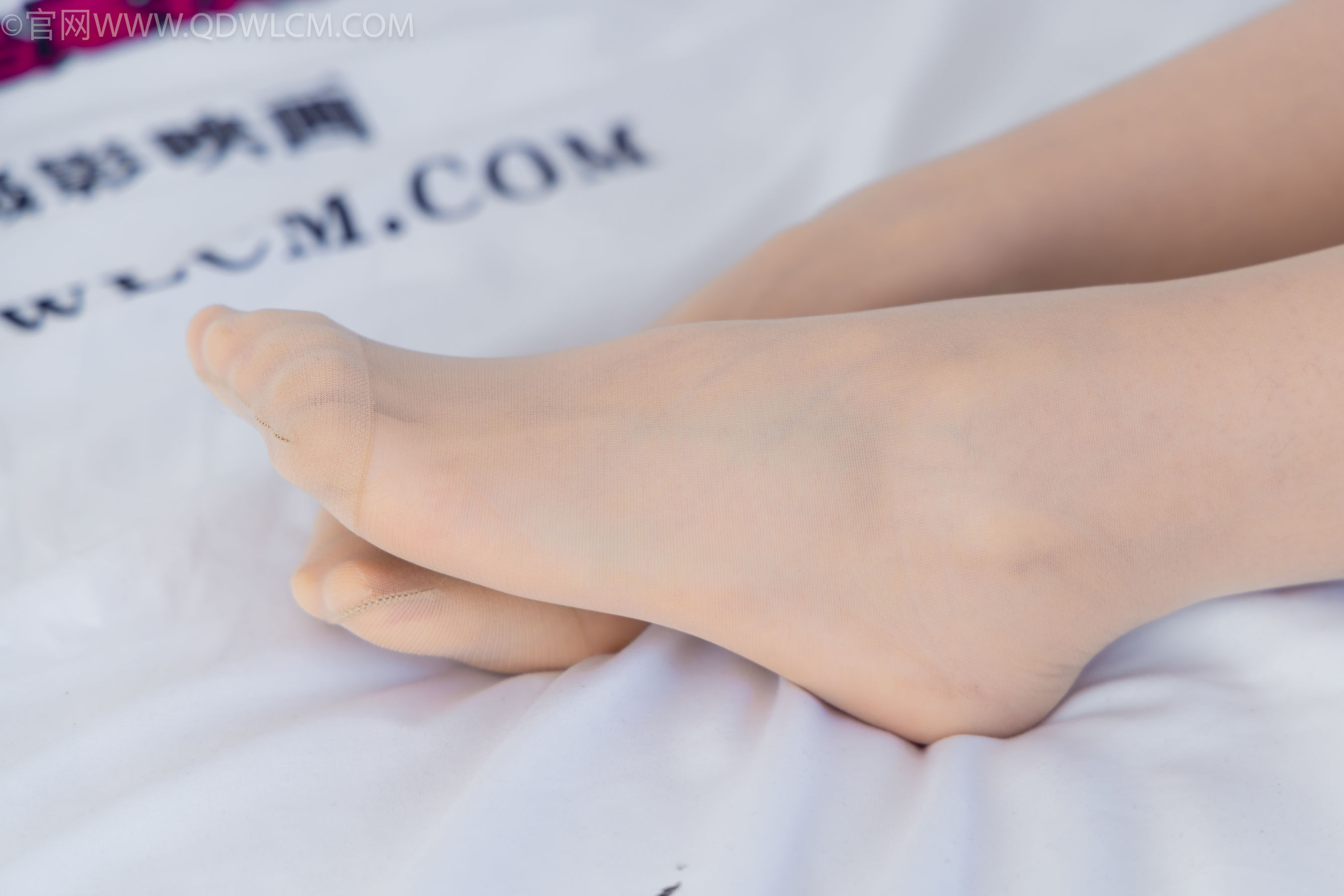 物恋传媒 No.2335 美兔 - 布鞋、长靴、白棉袜、薄肉丝/(227P)