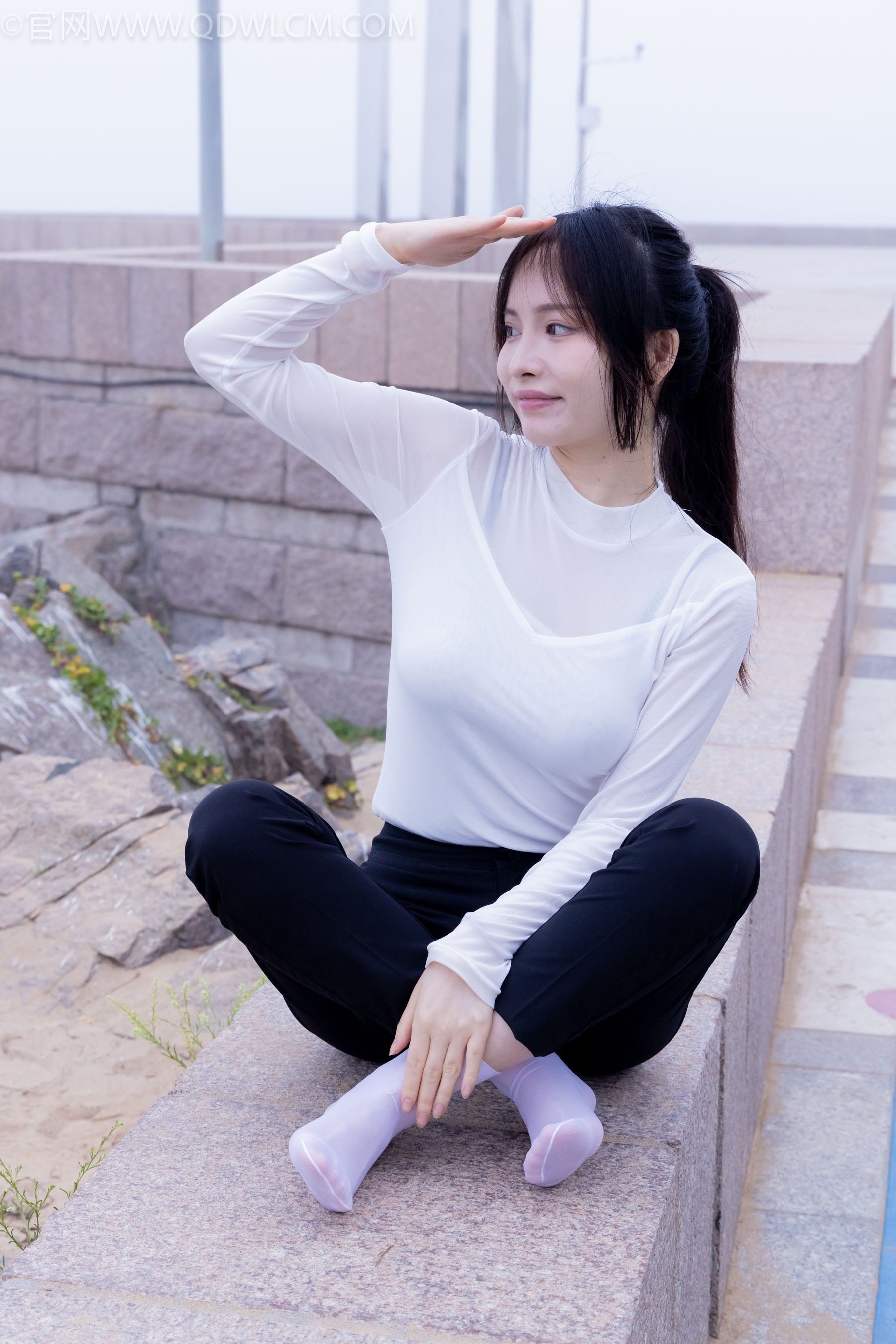 物恋传媒 No.2337 小酒 - 高跟鞋、短黑丝、短白丝/(315P)