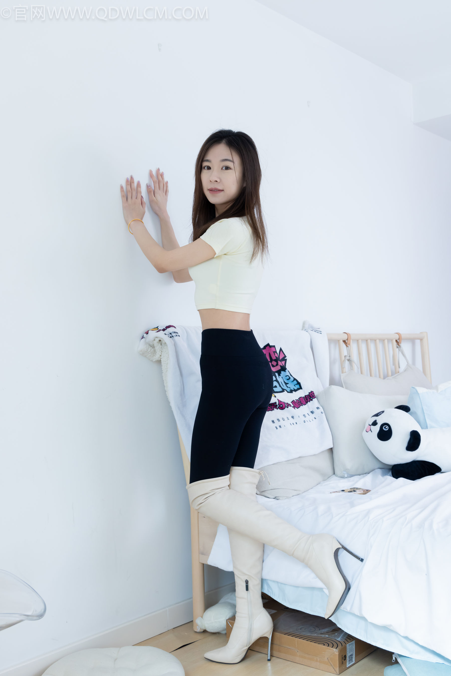 物恋传媒 No.2339 婷婷 - 长靴、白棉袜、裸足/(175P)