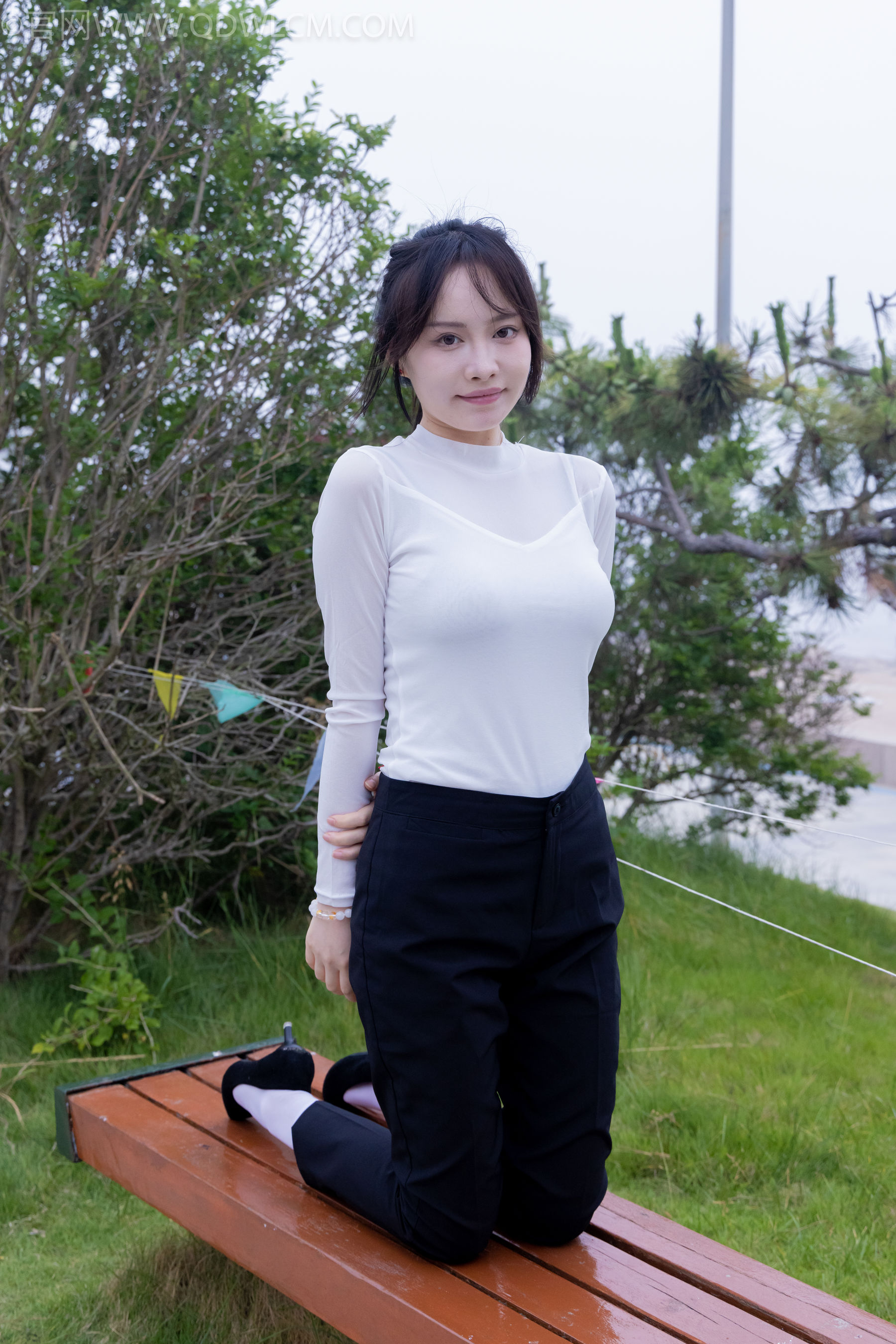 物恋传媒 No.2337 小酒 - 高跟鞋、短黑丝、短白丝/(315P)