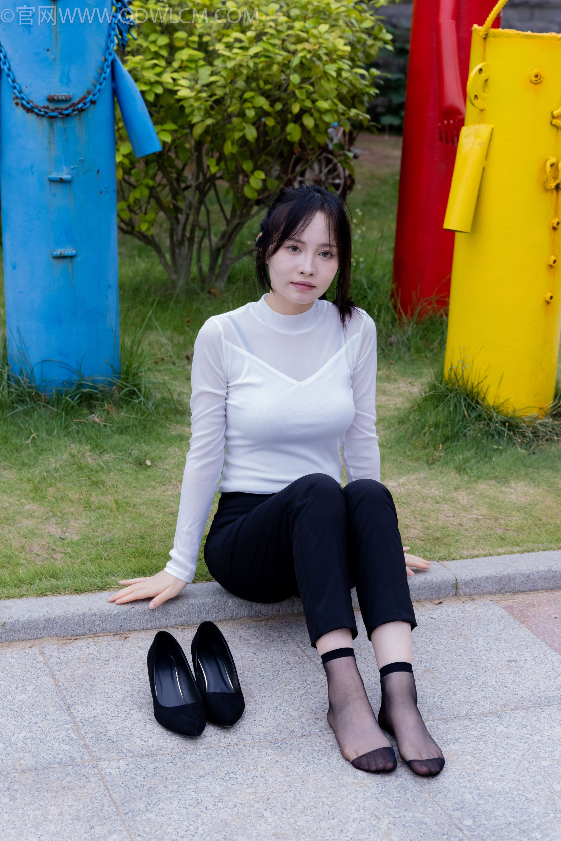 物恋传媒 No.2337 小酒 - 高跟鞋、短黑丝、短白丝/(315P)